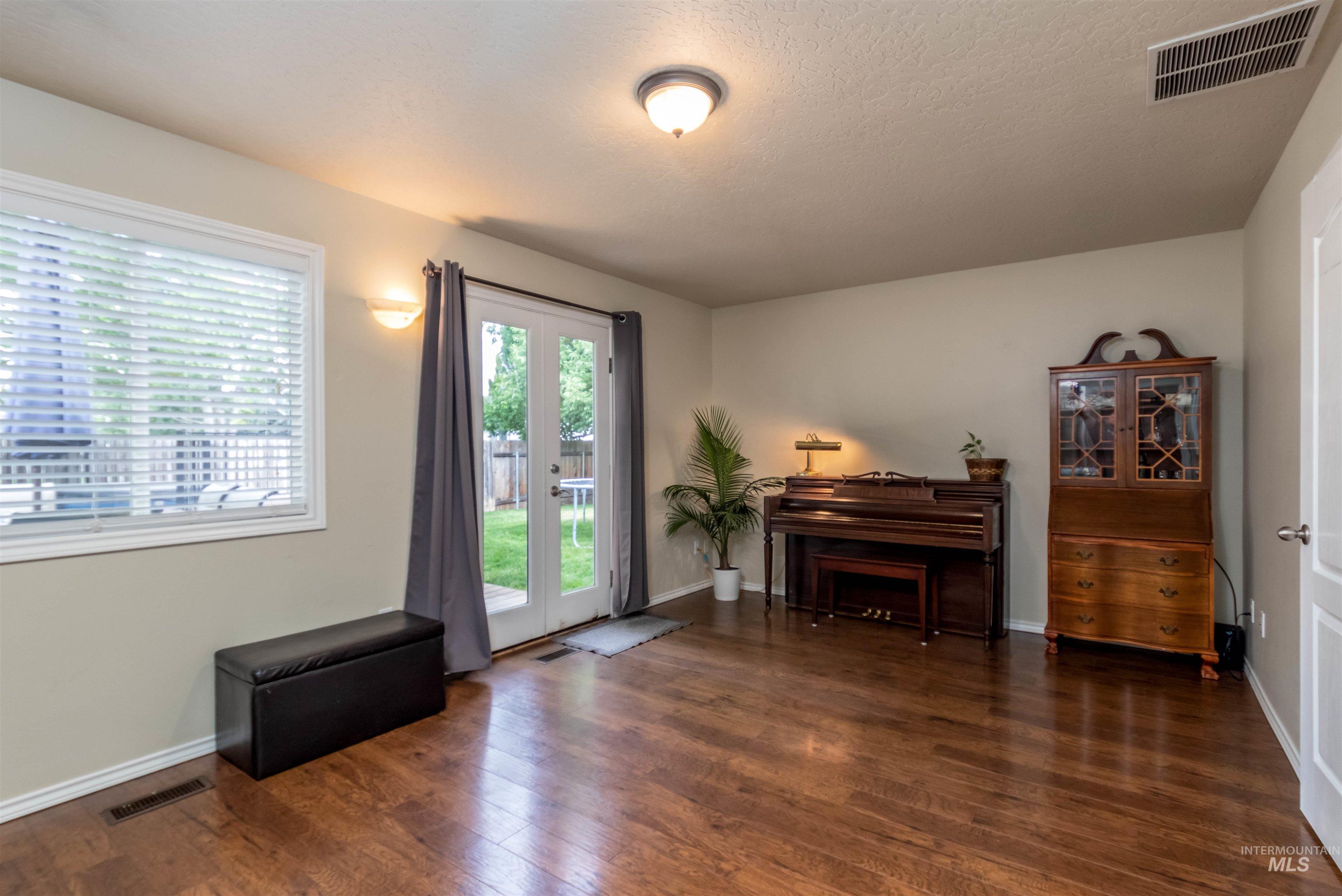485 N Nebula Property Photo 10