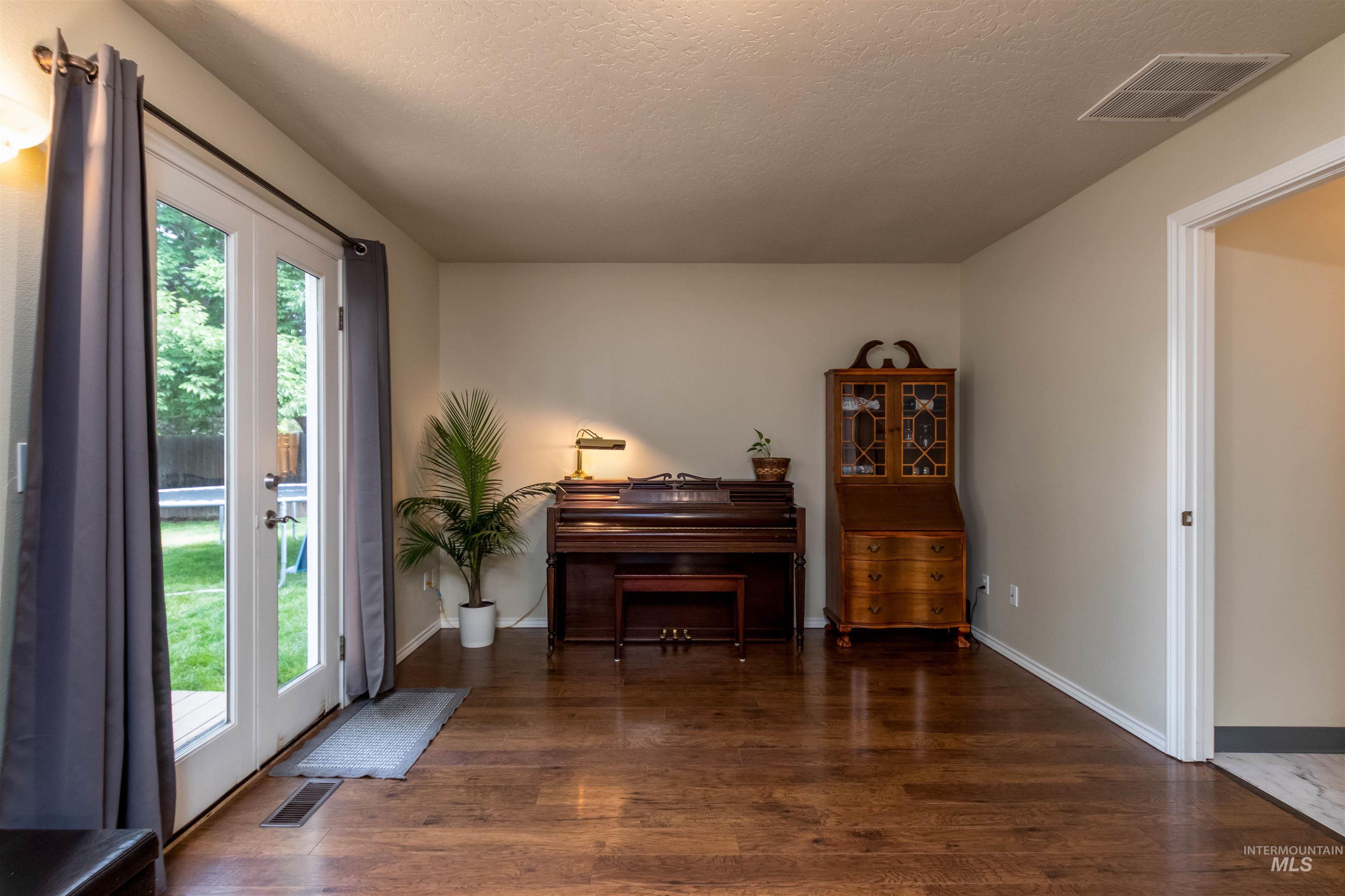 485 N Nebula Property Photo 11