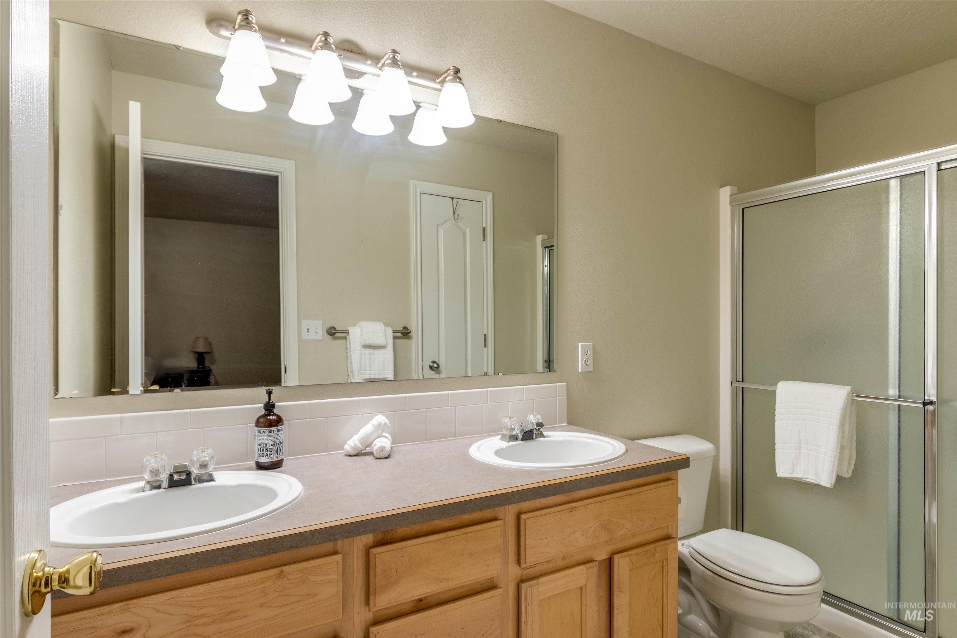 485 N Nebula Property Photo 18
