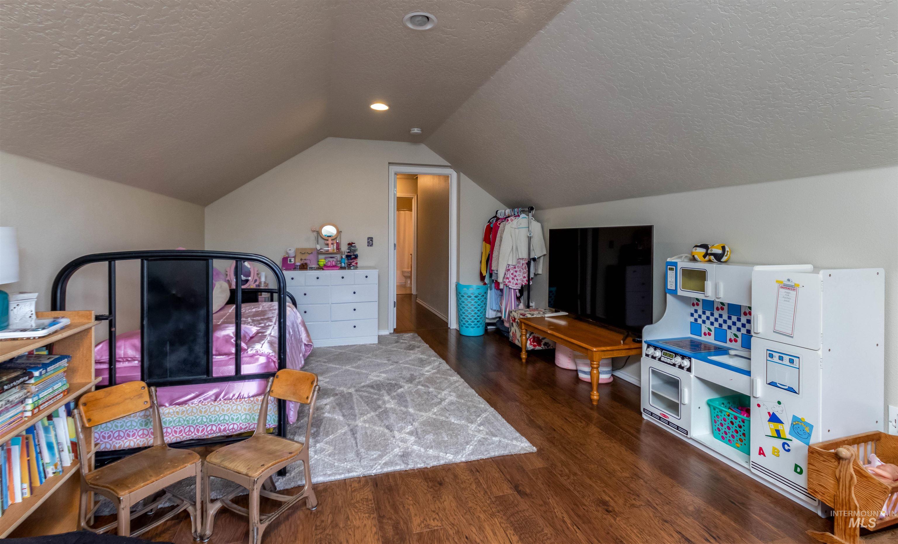 485 N Nebula Property Photo 22