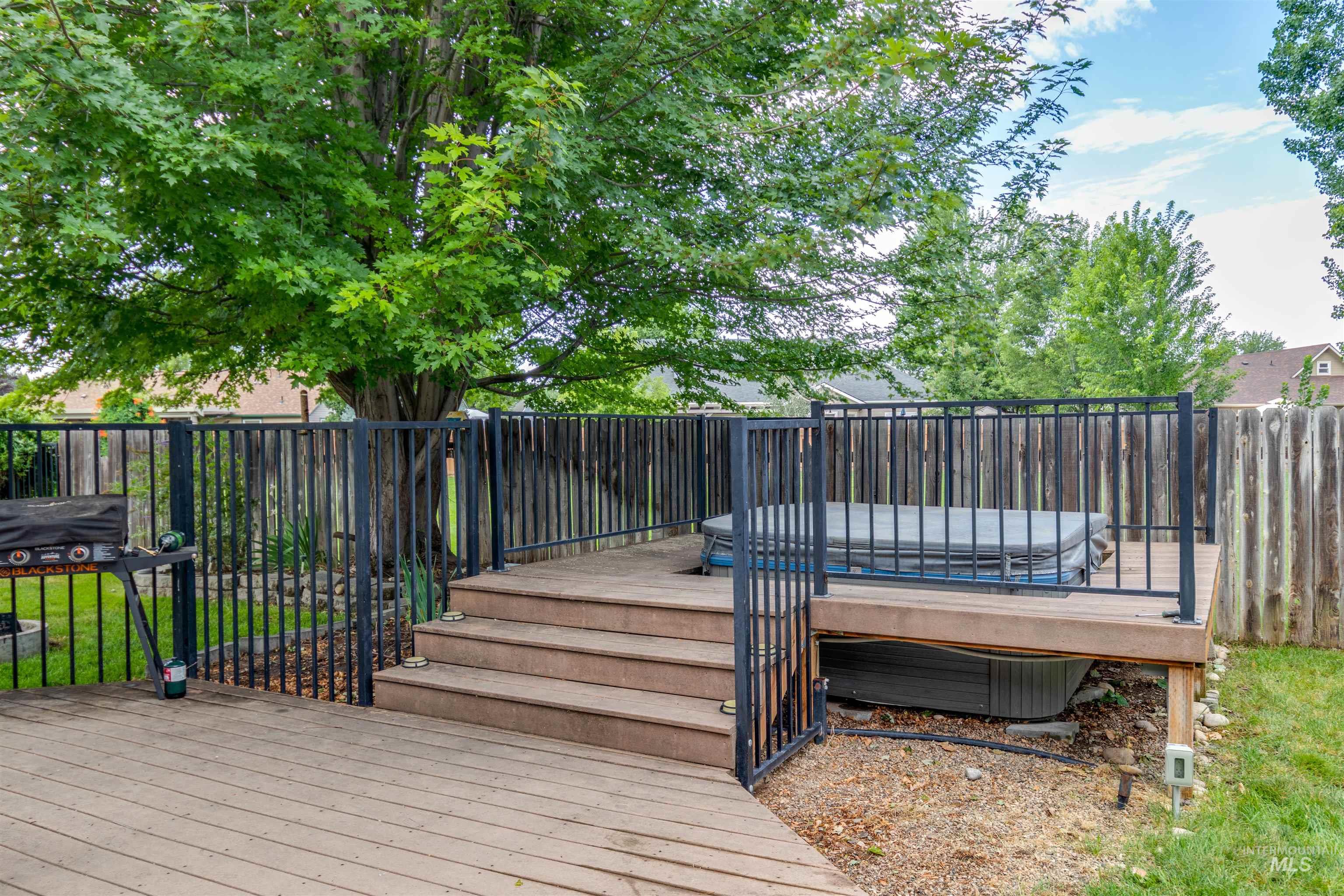 485 N Nebula Property Photo 32