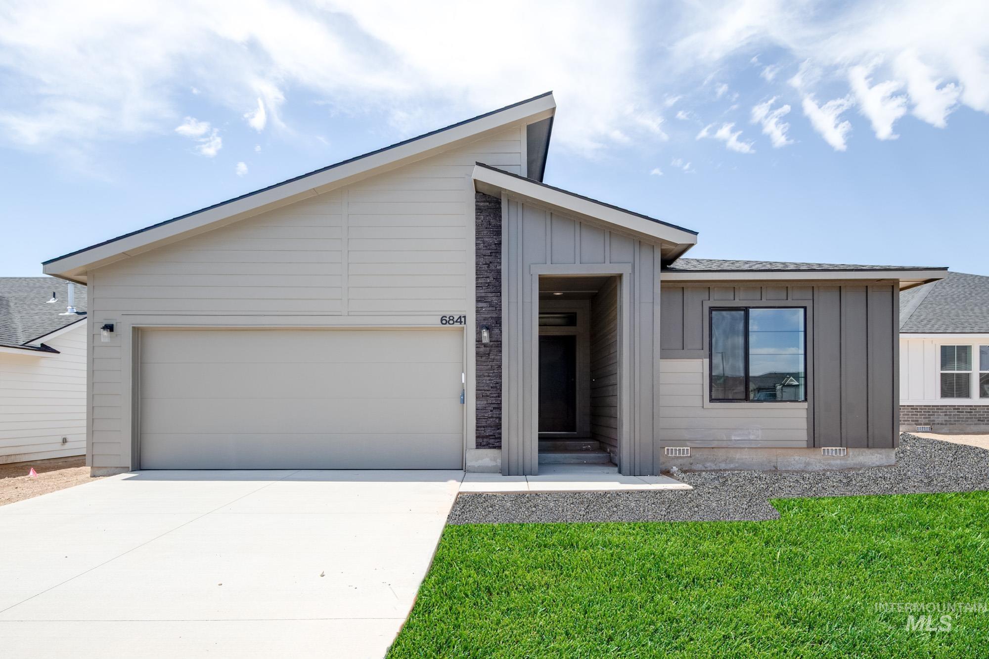 6841 S Old Farm Ave Property Photo 1