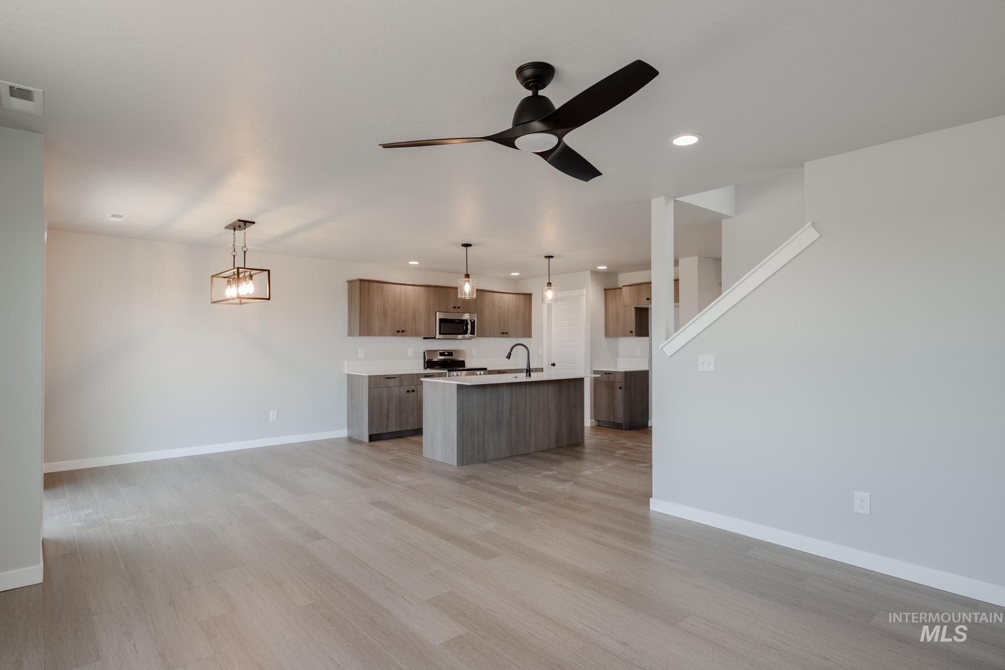 6817 S Old Farm Ave Property Photo 9