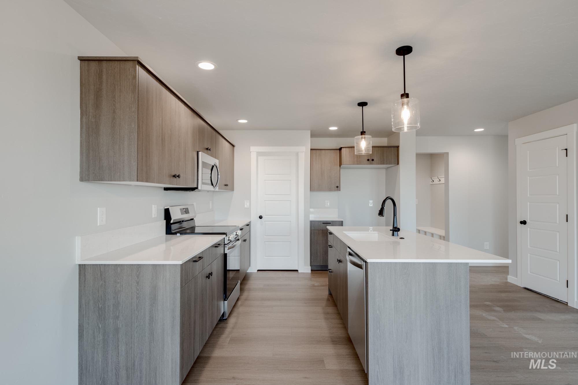 6817 S Old Farm Ave Property Photo 10