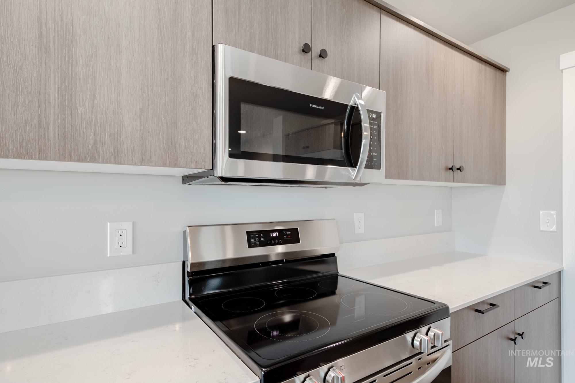 6817 S Old Farm Ave Property Photo 11