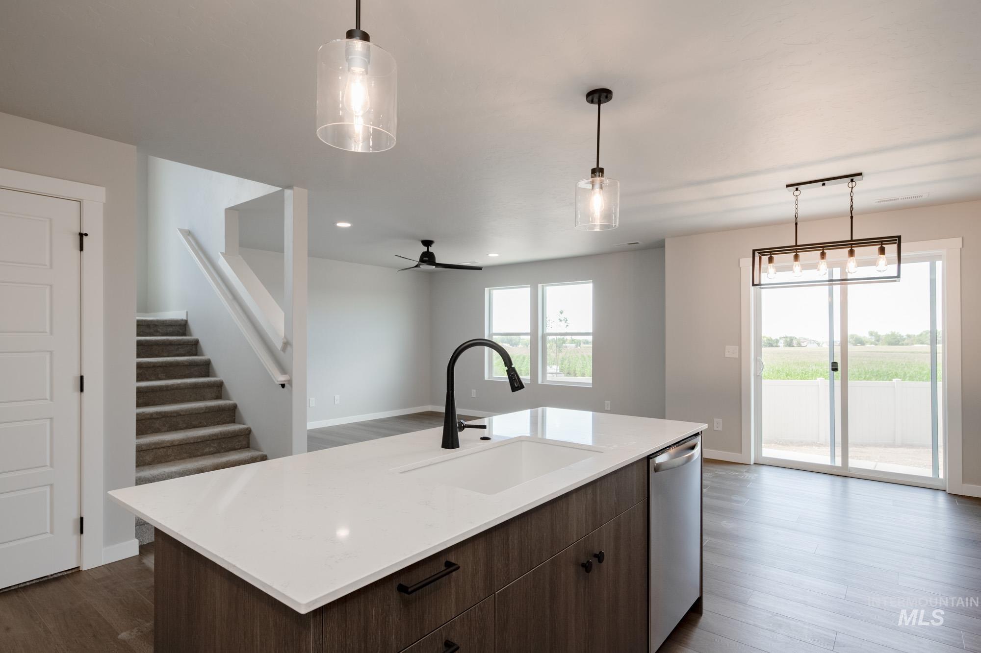 6817 S Old Farm Ave Property Photo 12