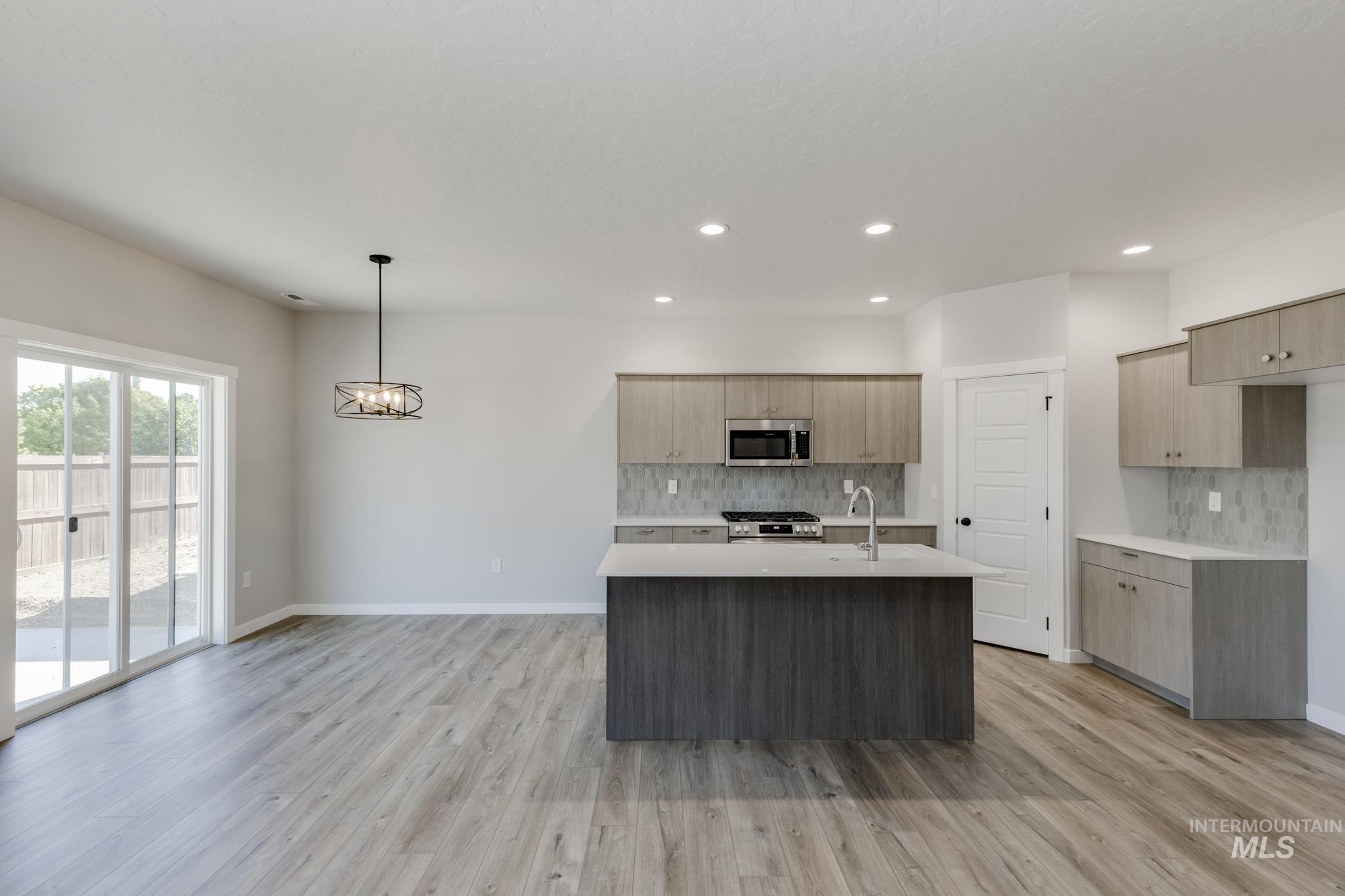 10108 W La Jolla Ct Property Photo 3