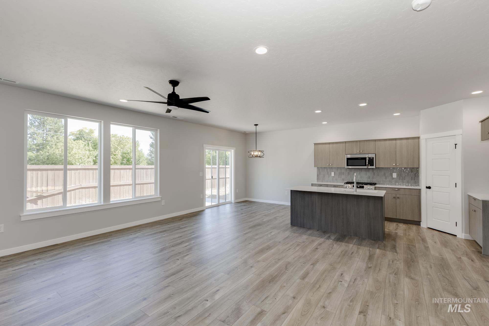 10108 W La Jolla Ct Property Photo 8