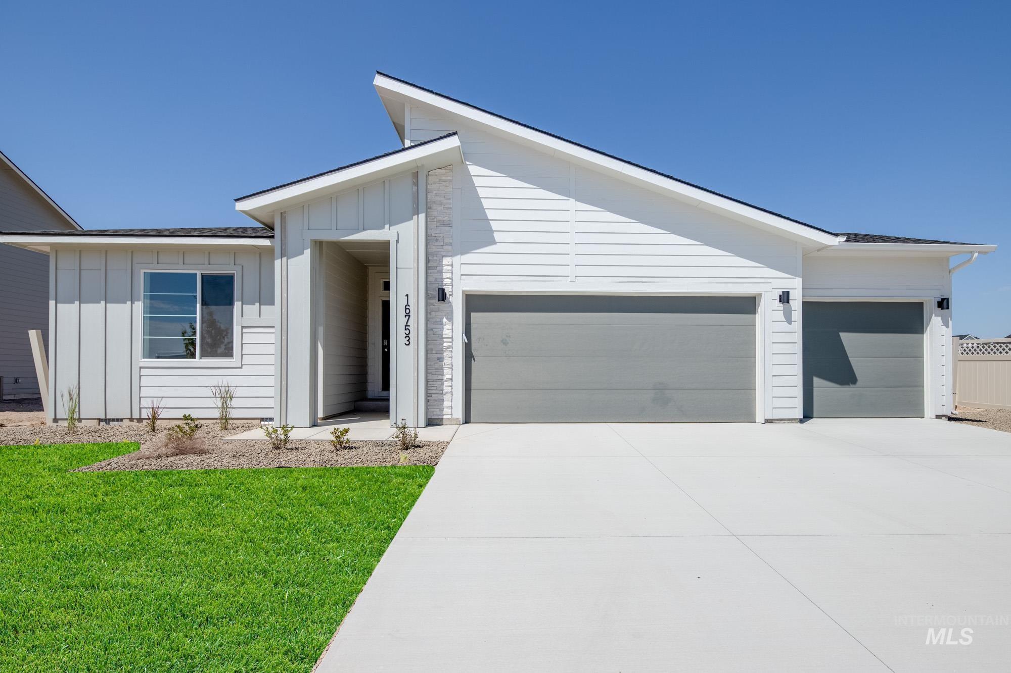 16753 Sentinel Ave Property Photo 1