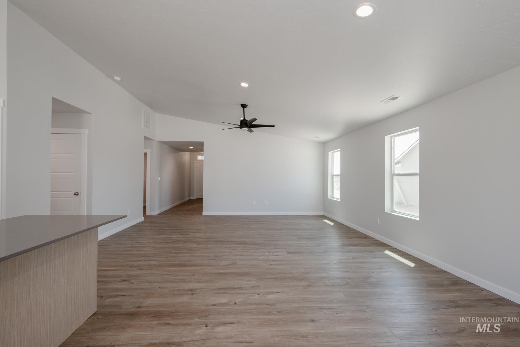 16753 Sentinel Ave Property Photo 5