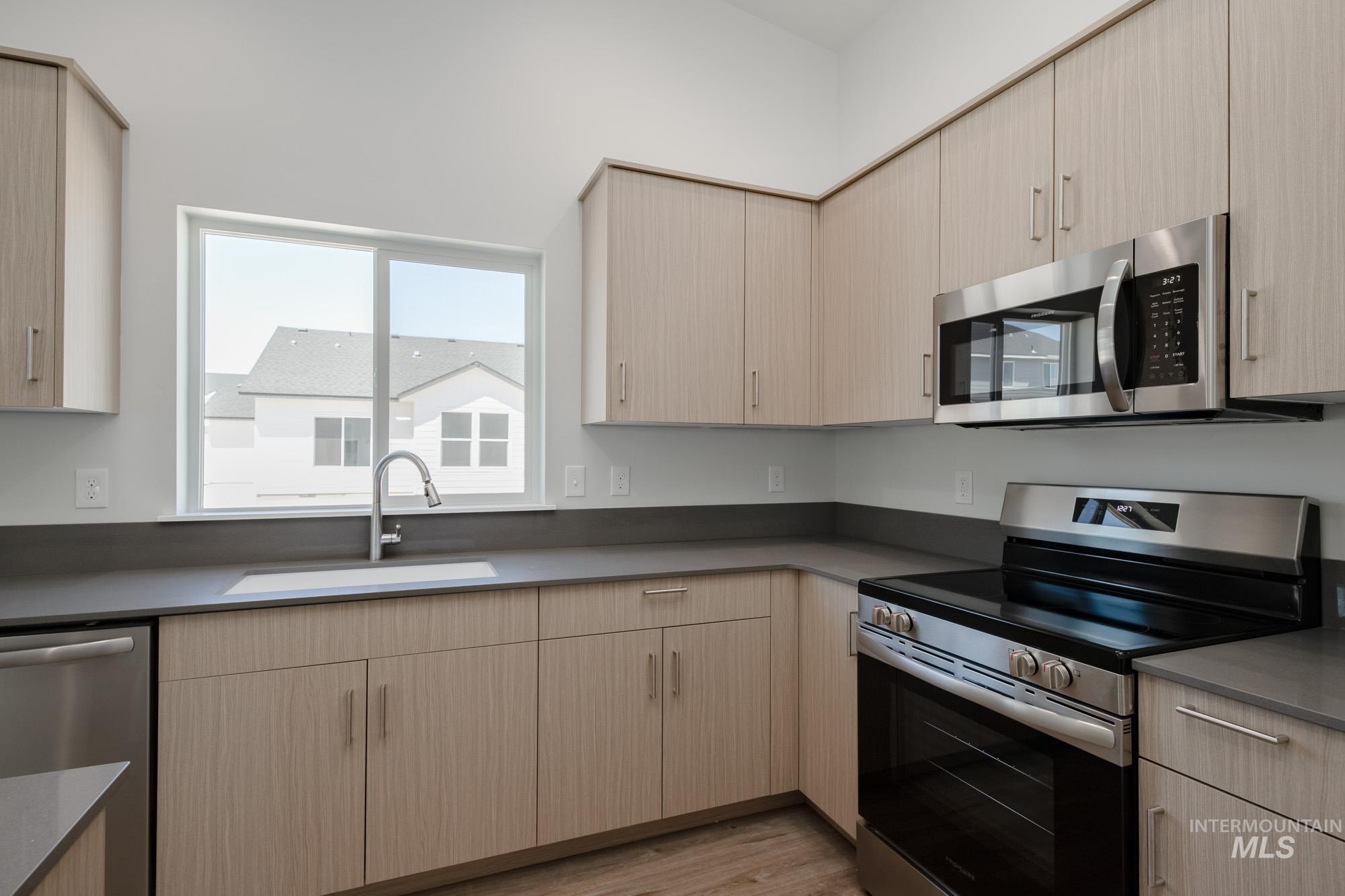 16753 Sentinel Ave Property Photo 9