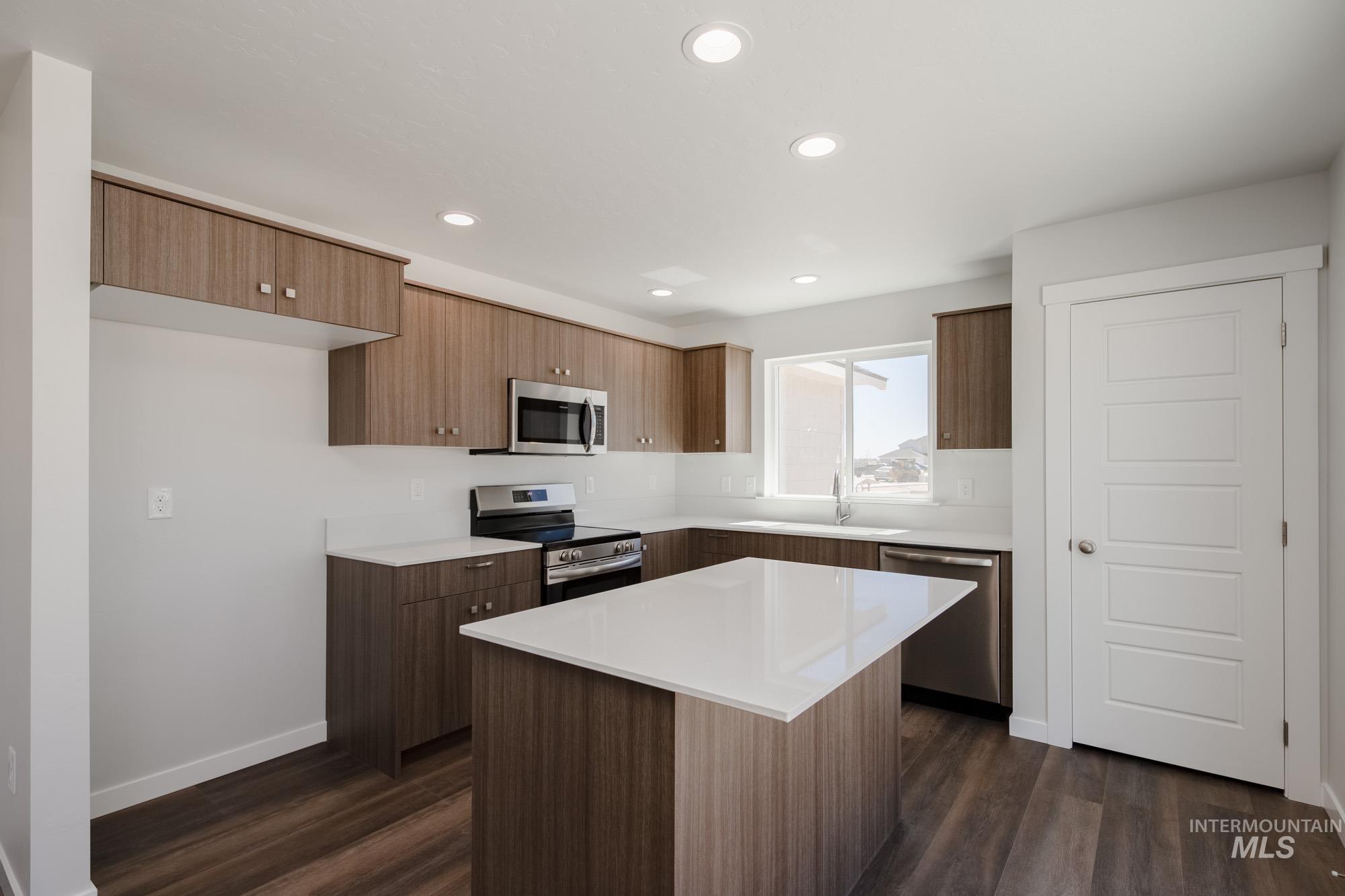 16739 Sentinel Ave Property Photo 5