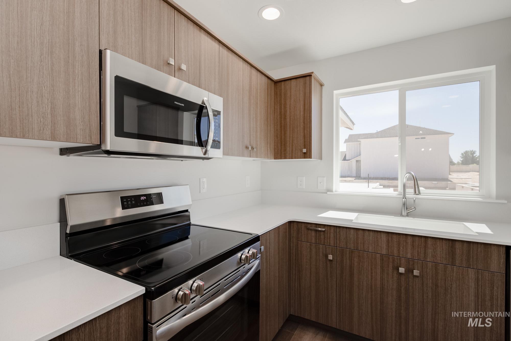 16739 Sentinel Ave Property Photo 6