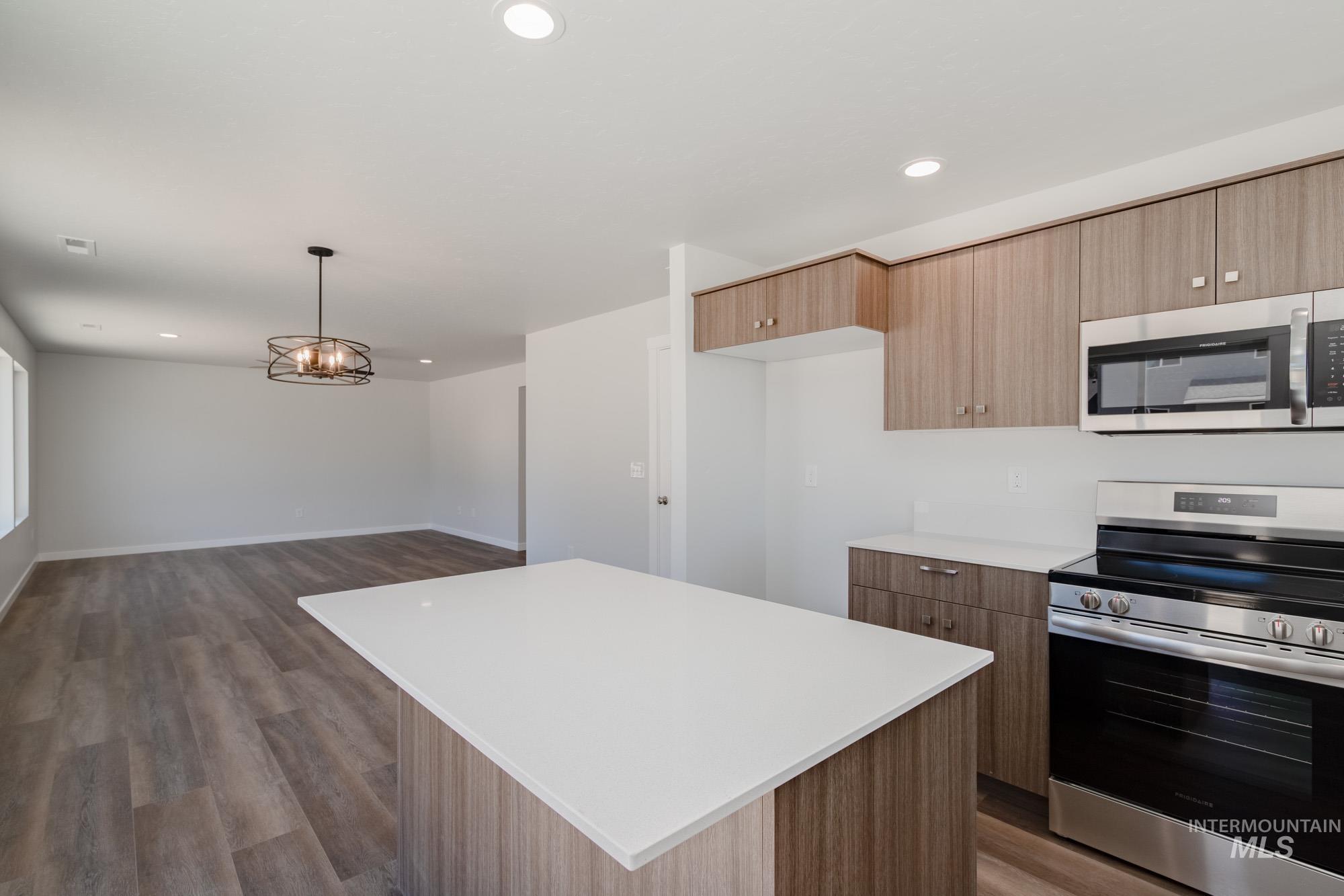 16739 Sentinel Ave Property Photo 7