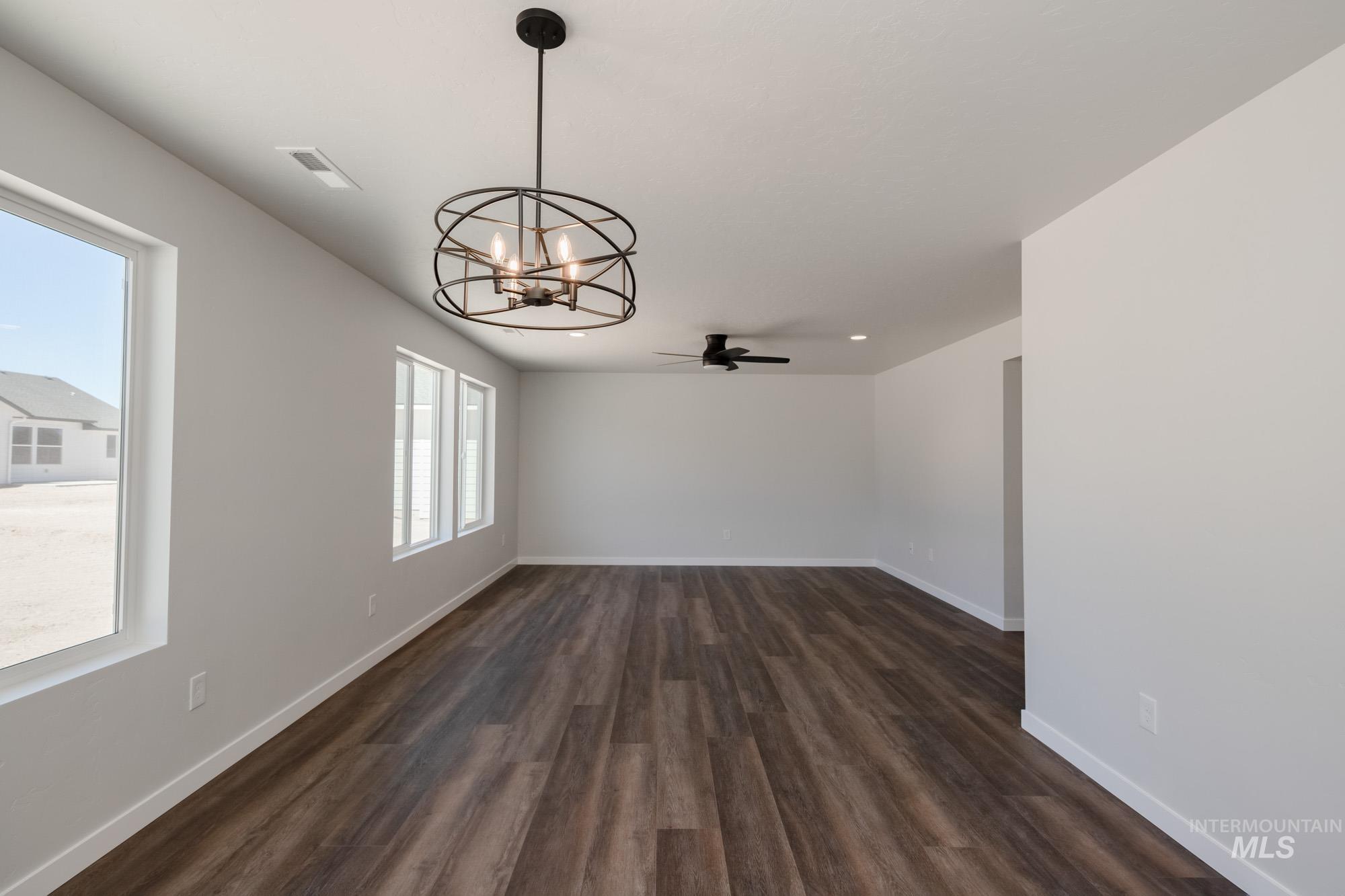 16739 Sentinel Ave Property Photo 8