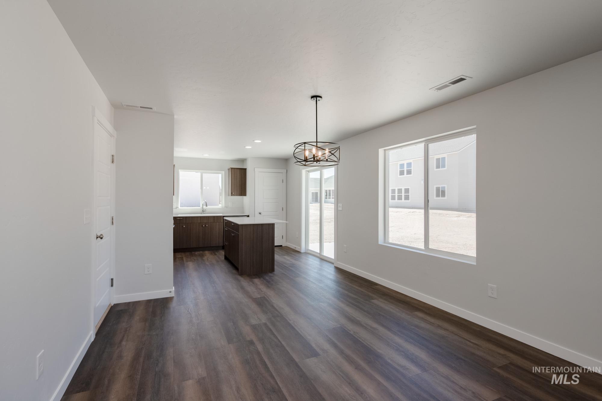 16739 Sentinel Ave Property Photo 10