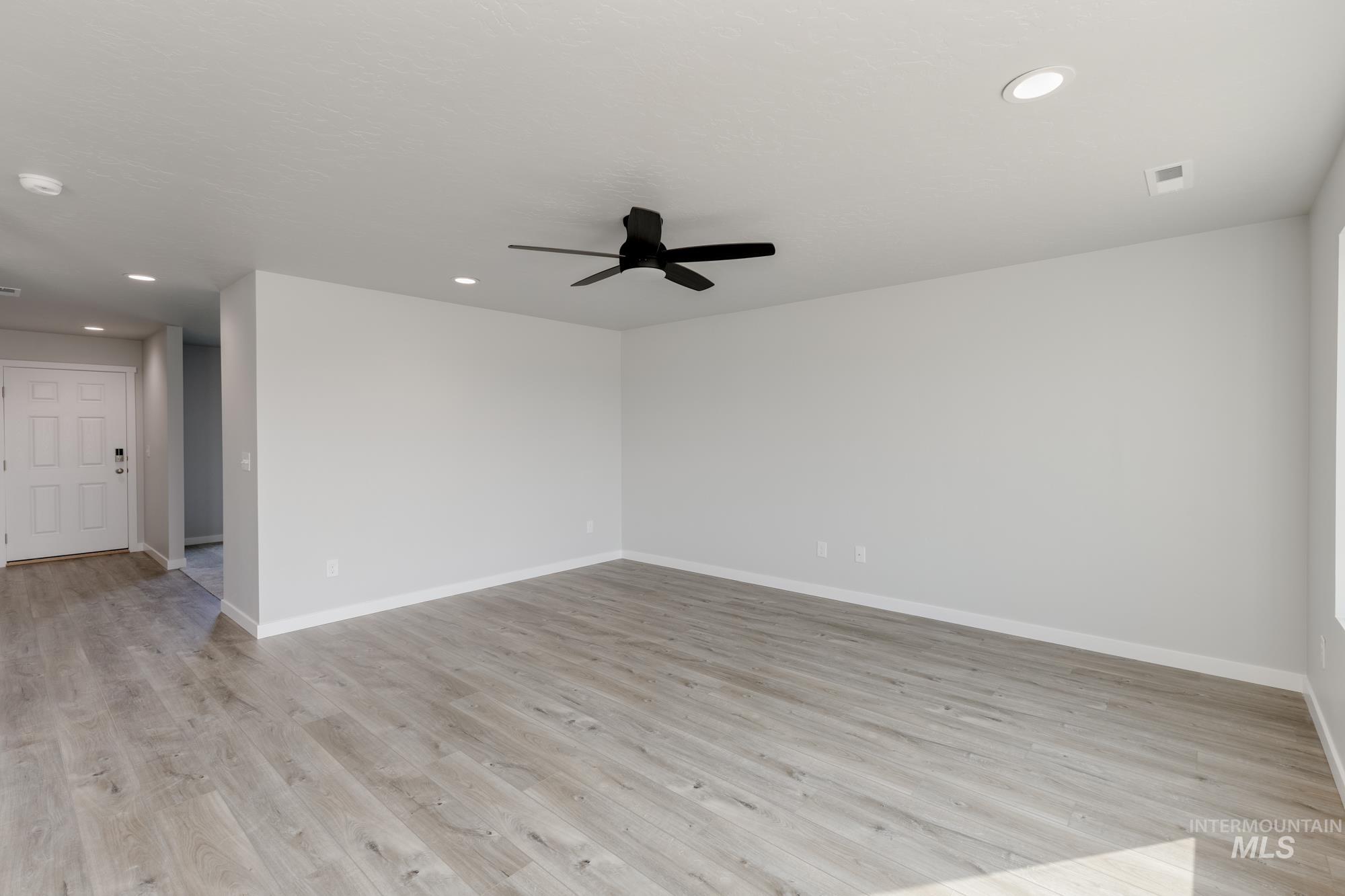 13377 Regrade St Property Photo 10