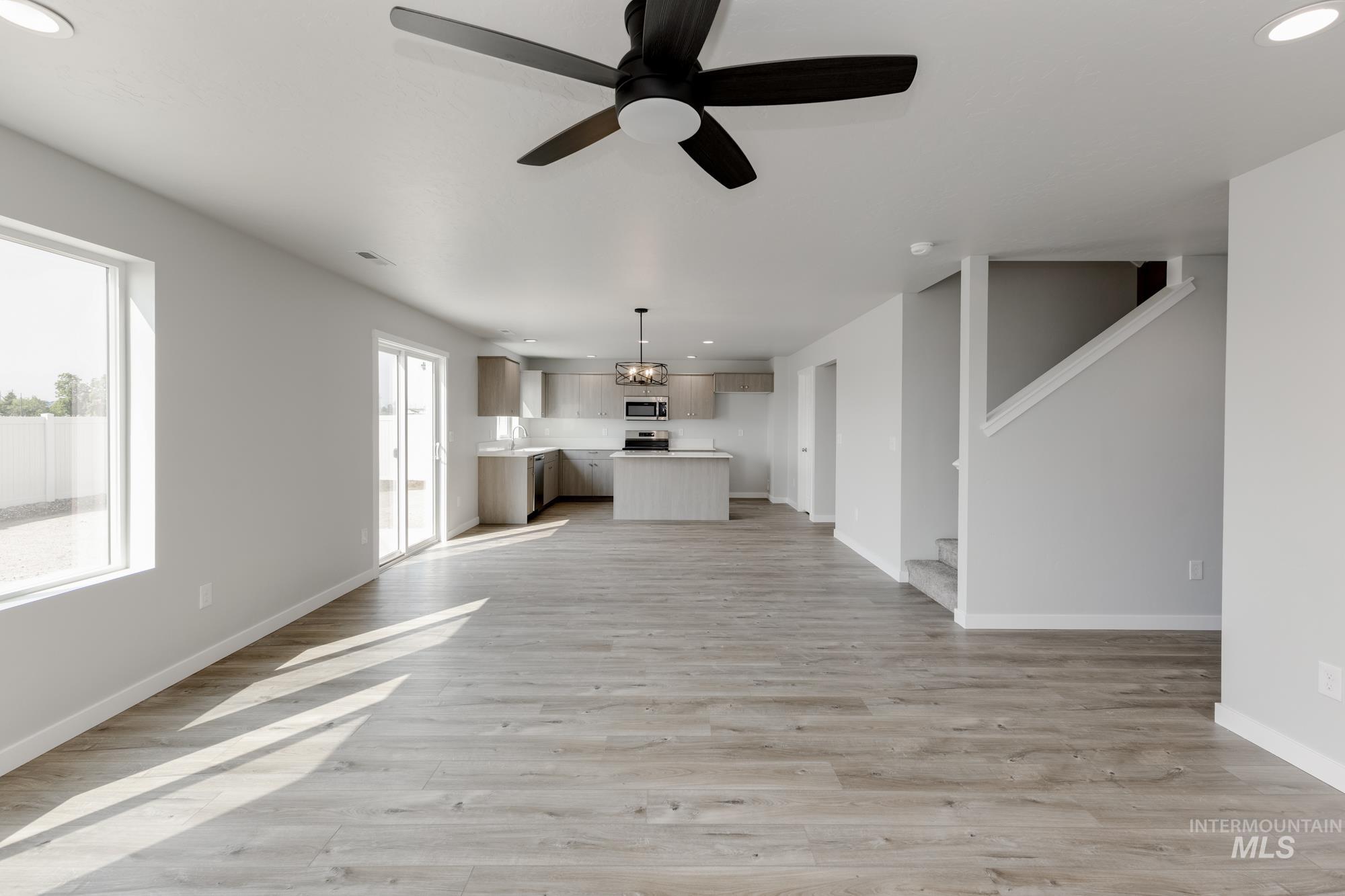 13377 Regrade St Property Photo 11