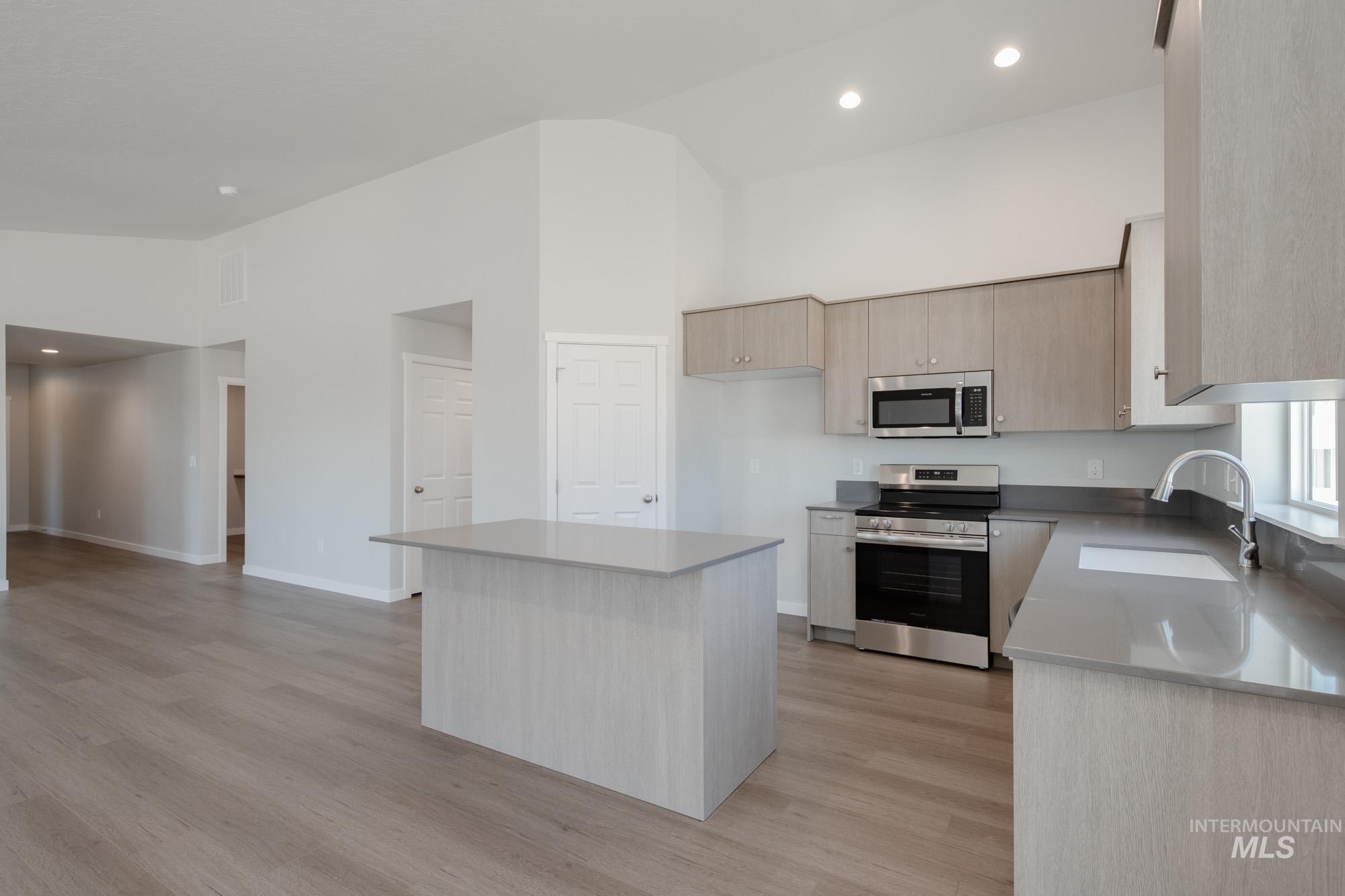 16272 Fill Ave Property Photo 4