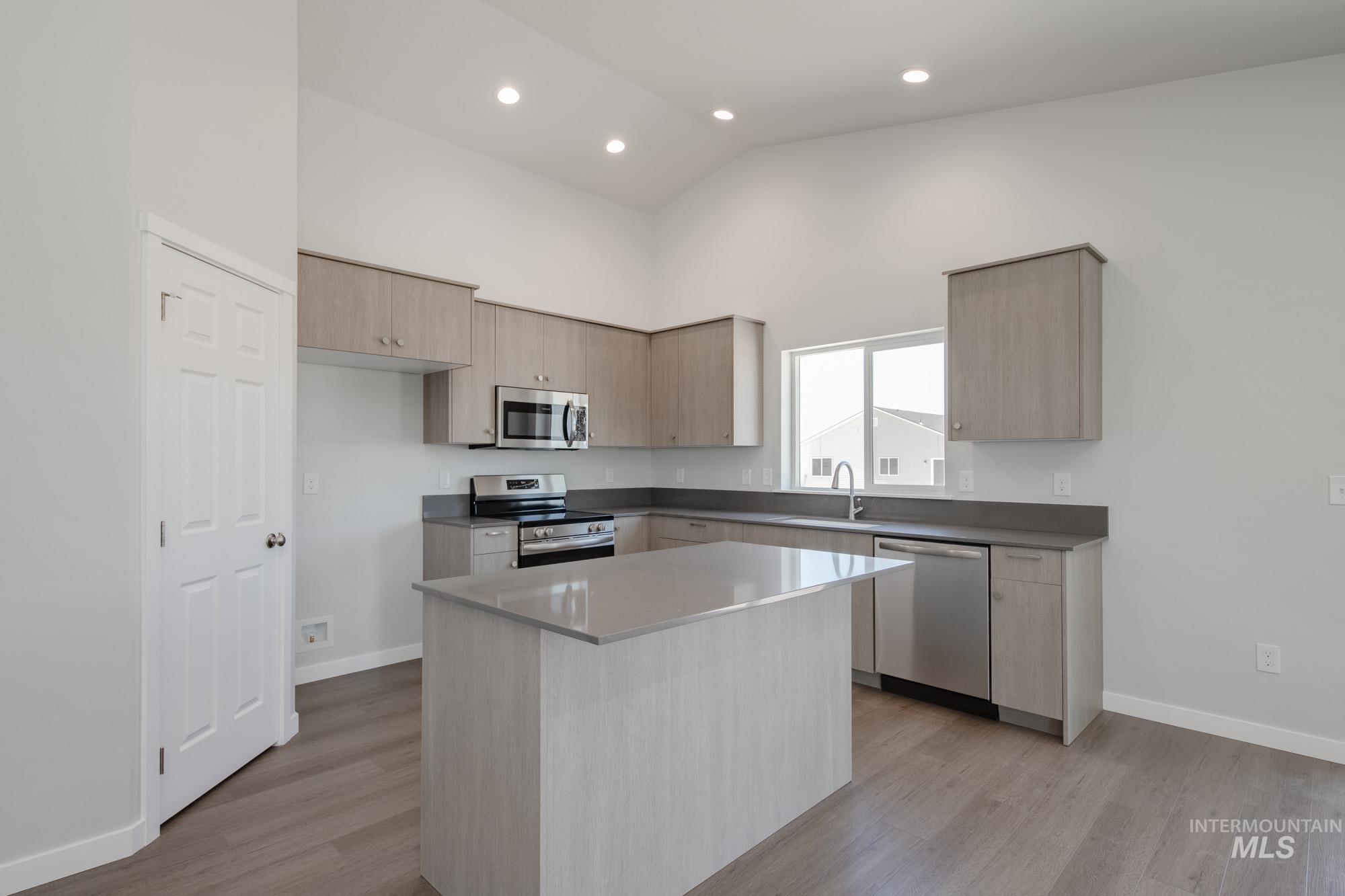 16272 Fill Ave Property Photo 6