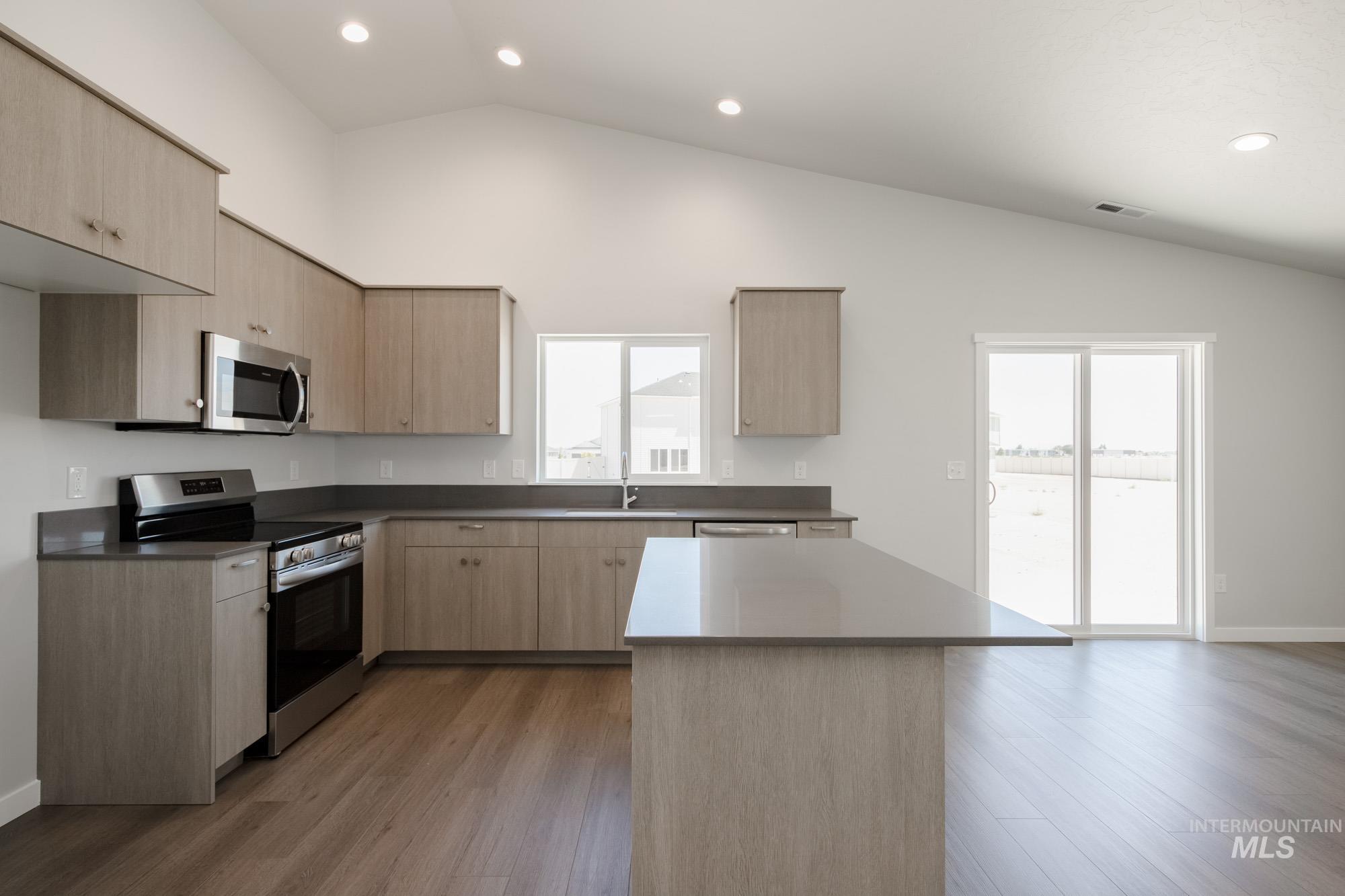 16272 Fill Ave Property Photo 7