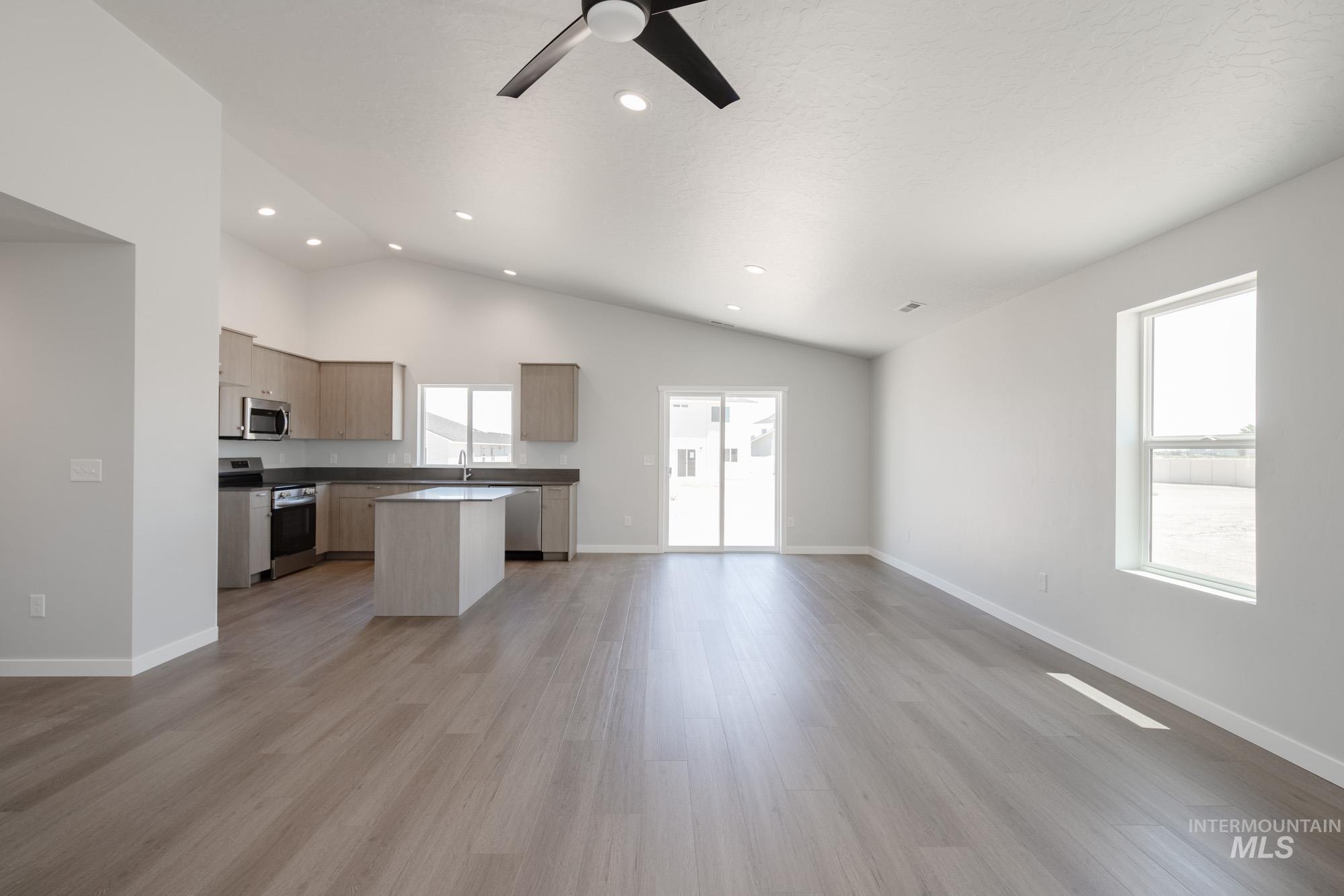 16272 Fill Ave Property Photo 12