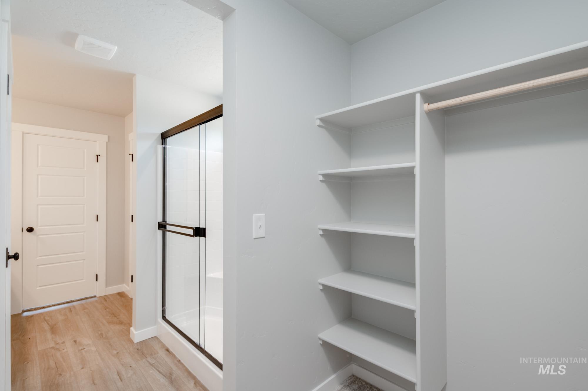 5328 Castleton Ave Property Photo 19