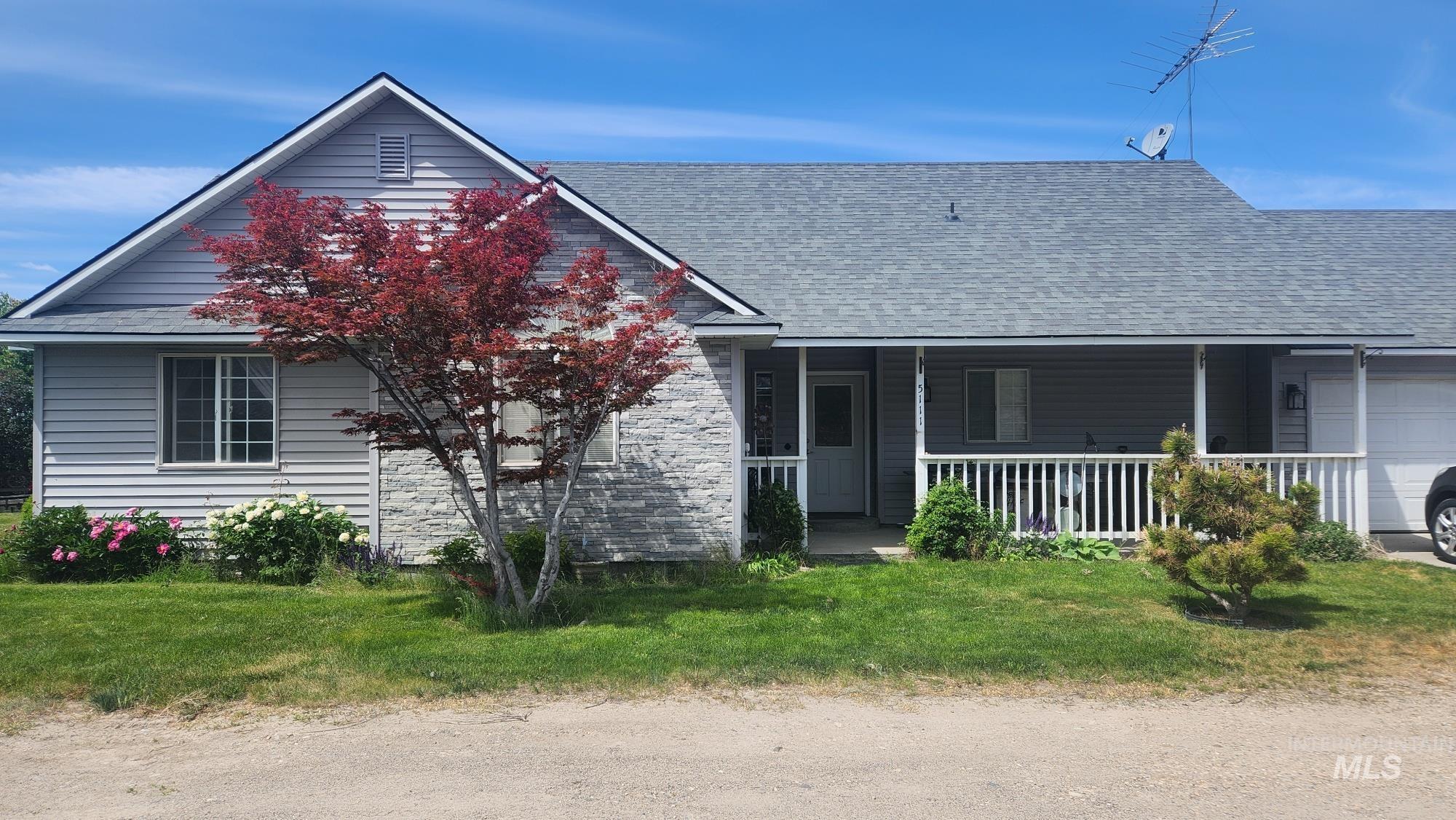 5111 Barnard Ln Property Photo 1