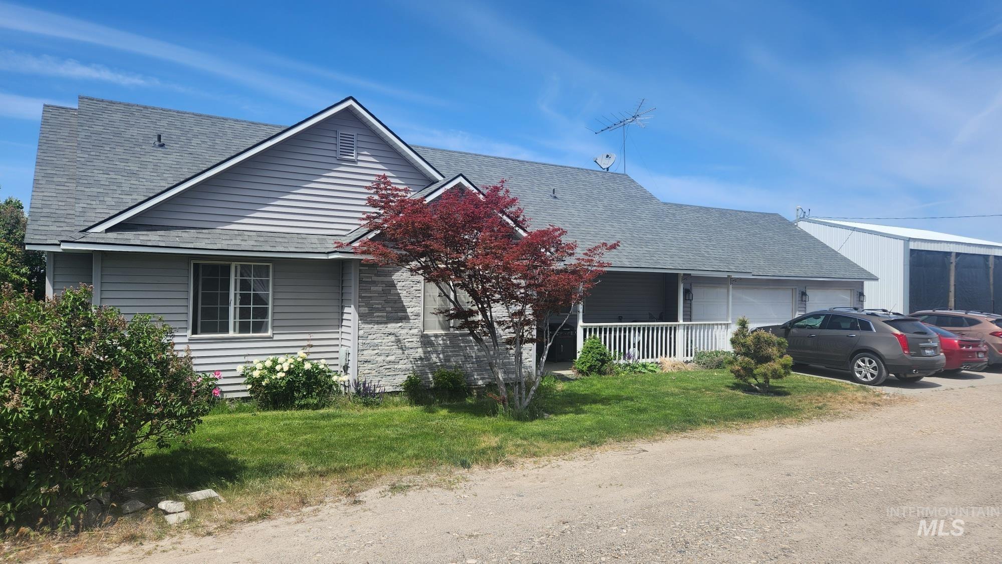 5111 Barnard Ln Property Photo 2