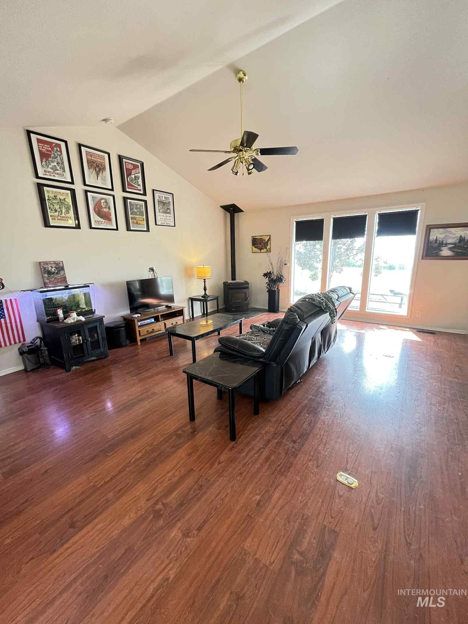 5111 Barnard Ln Property Photo 5