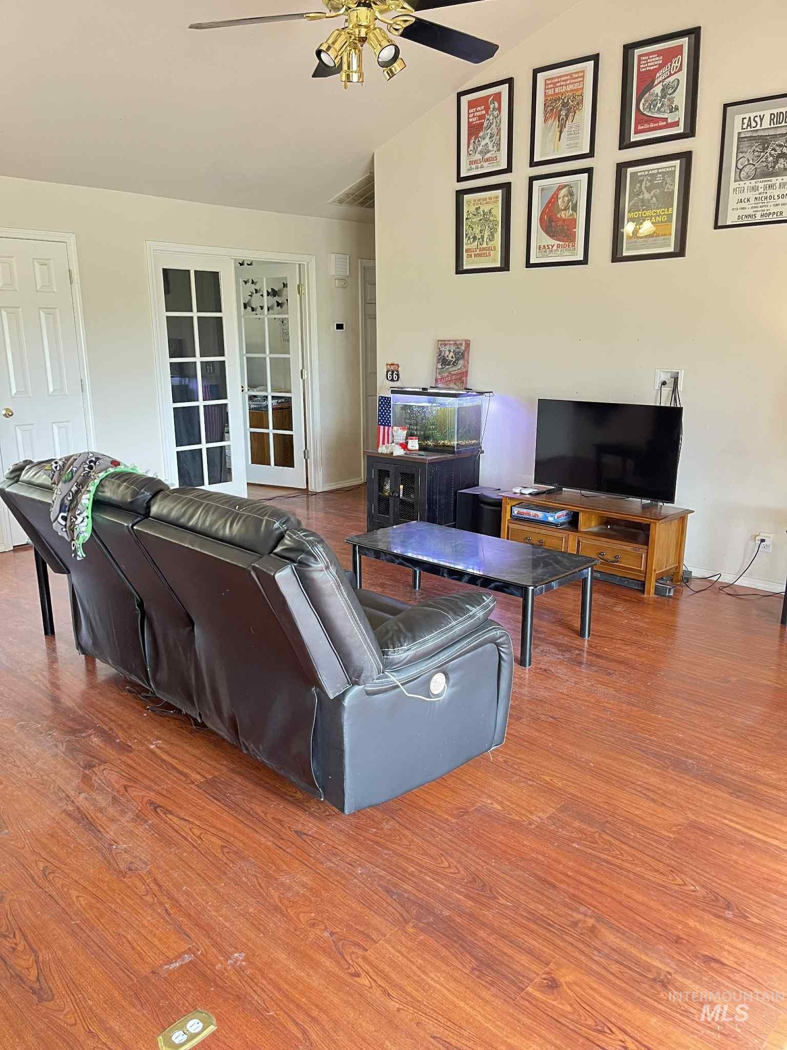 5111 Barnard Ln Property Photo 6