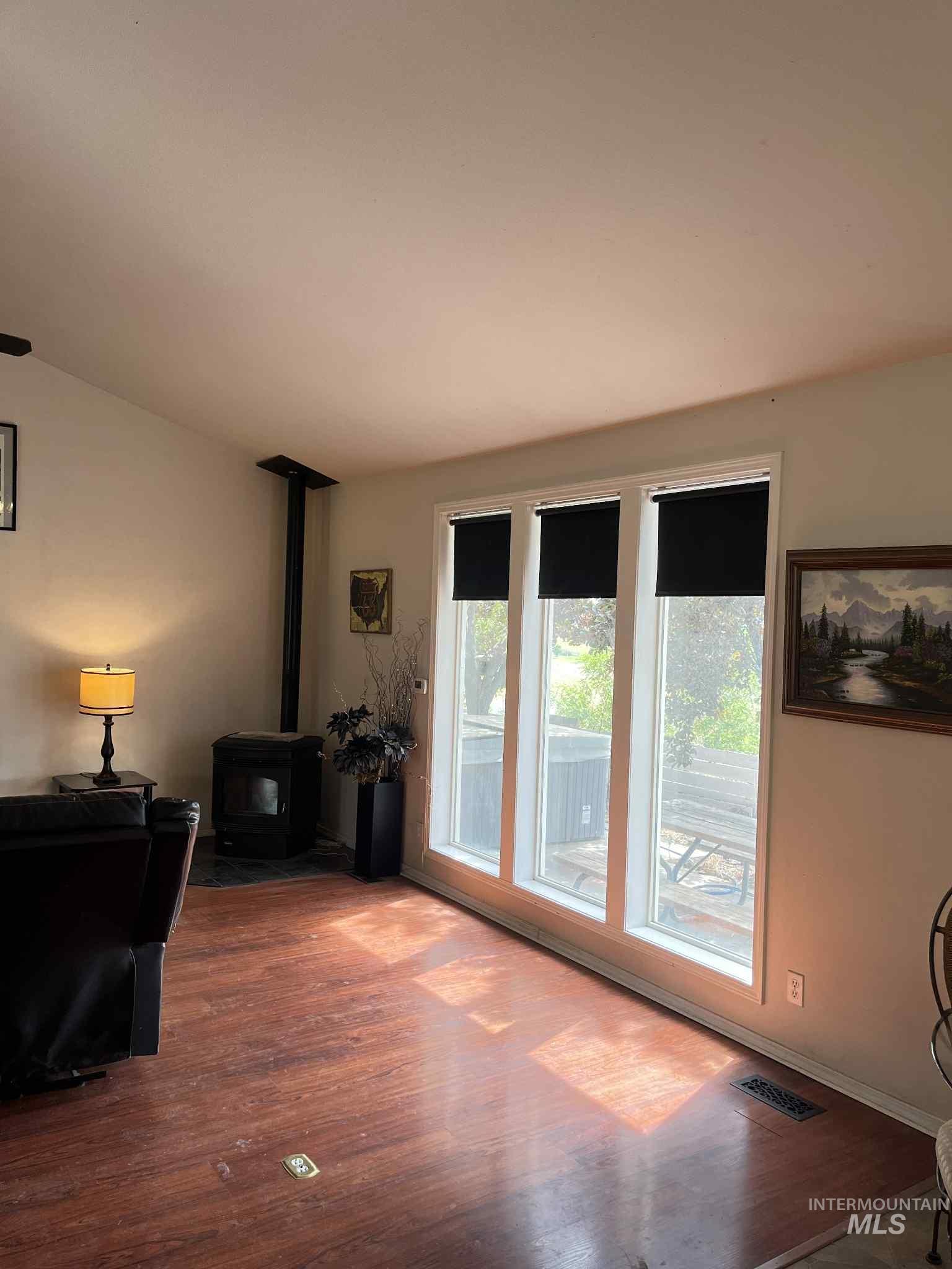 5111 Barnard Ln Property Photo 7