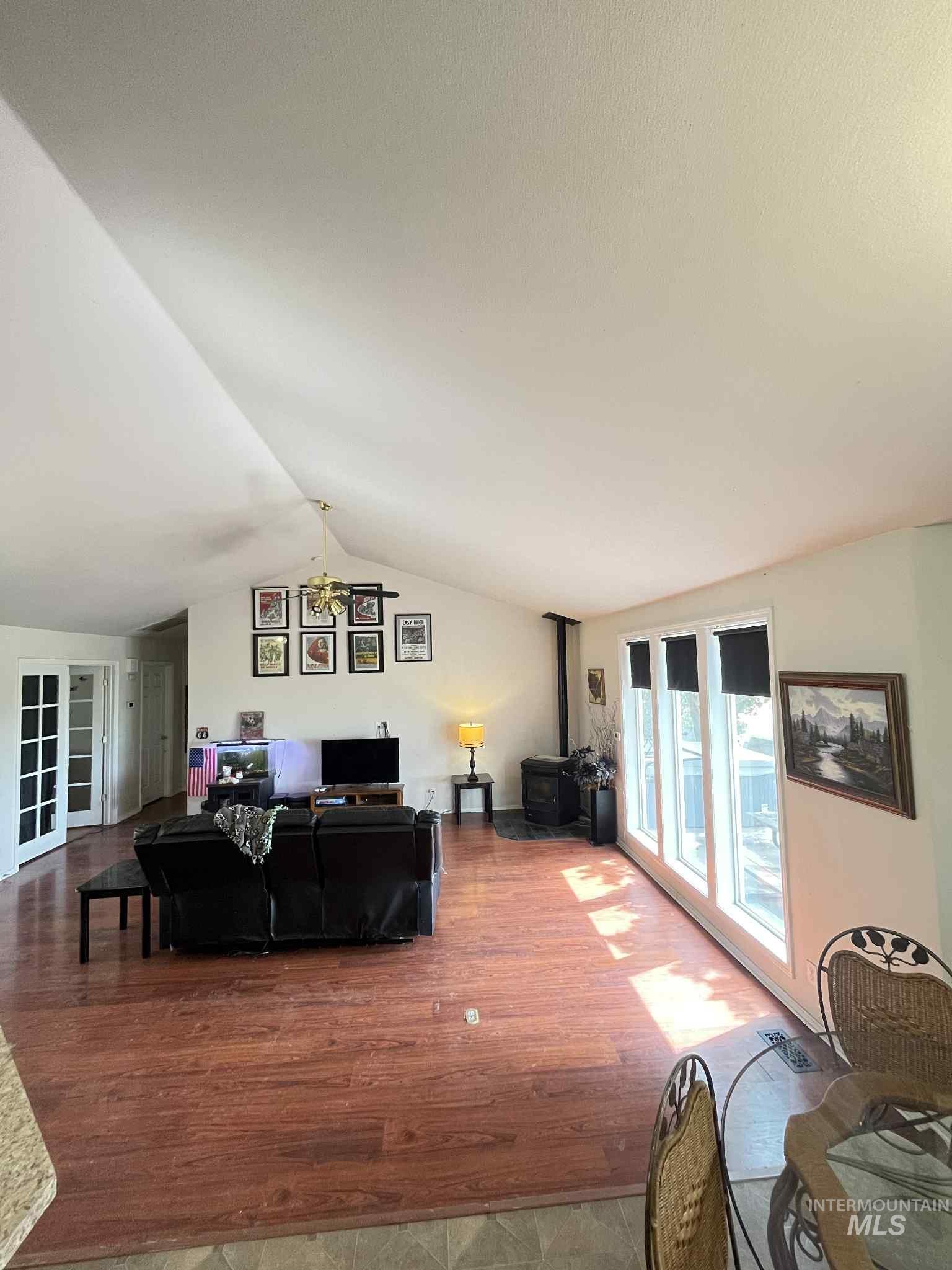 5111 Barnard Ln Property Photo 8