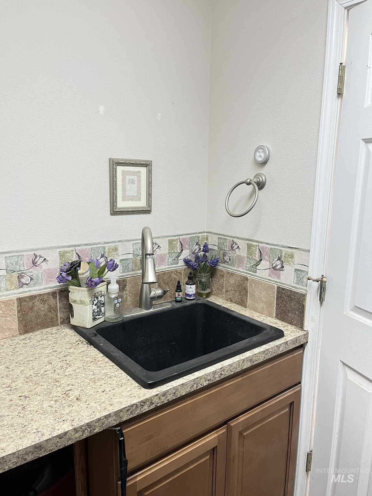 5111 Barnard Ln Property Photo 15