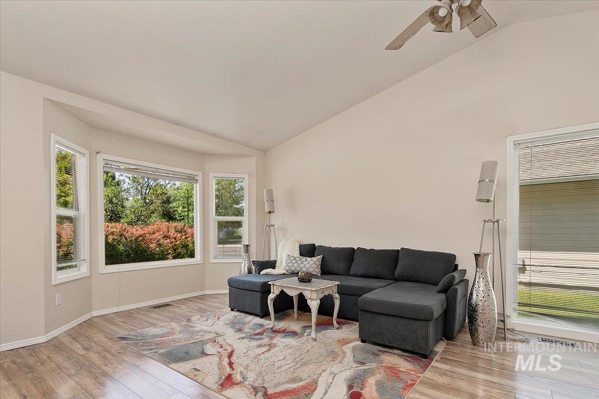 5656 S Snapdragon Pl Property Photo 6