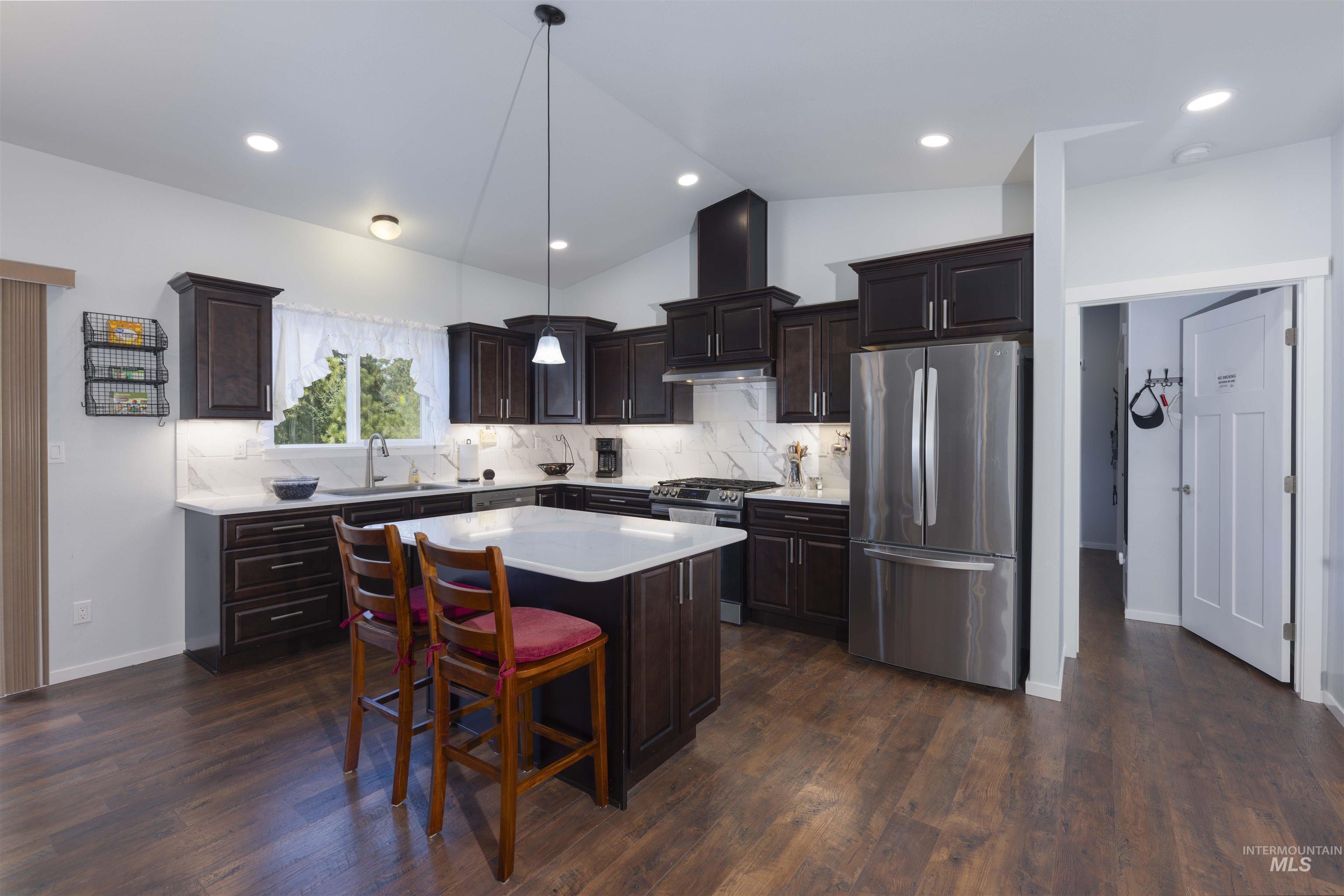 801 Washington Property Photo 4