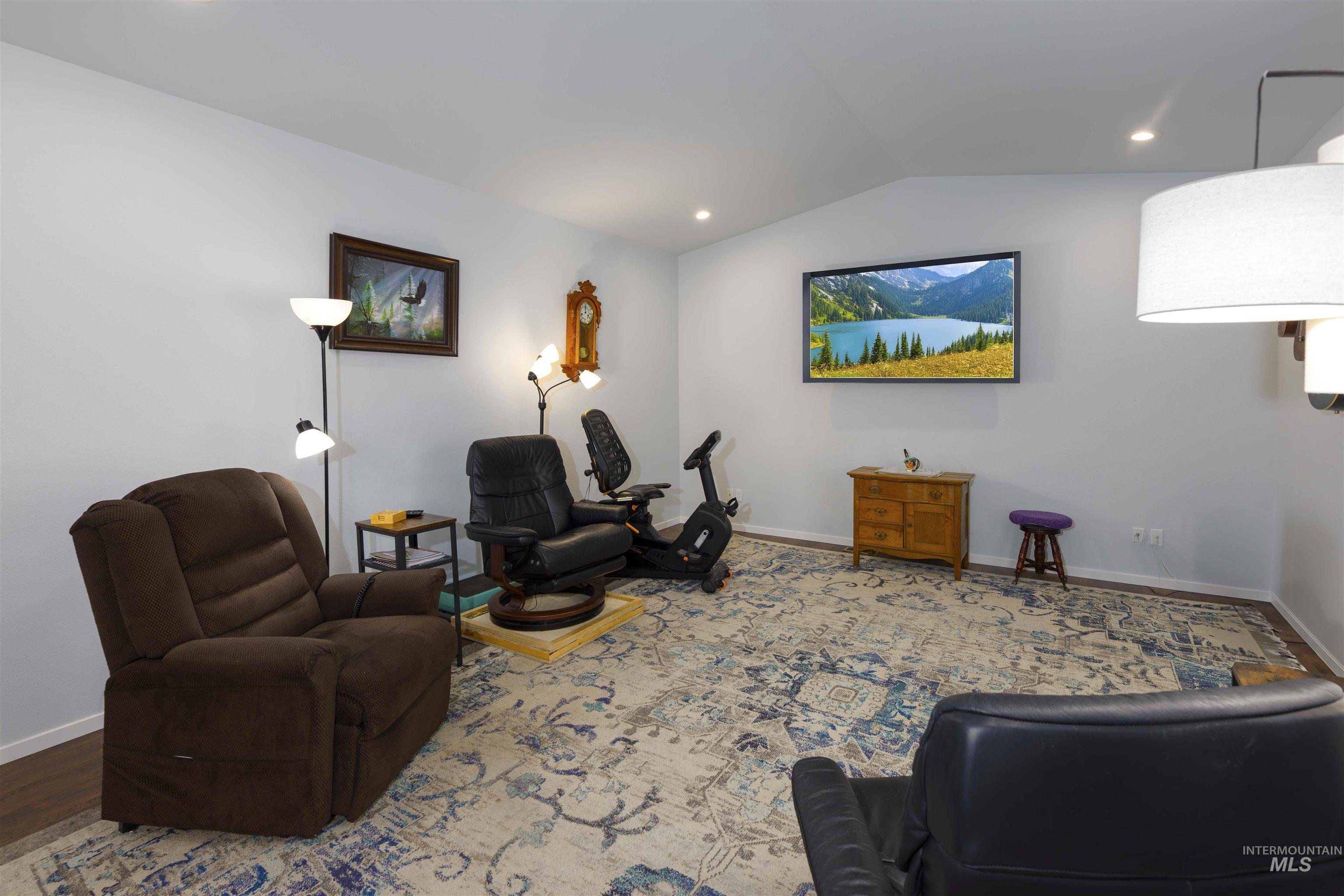 801 Washington Property Photo 9