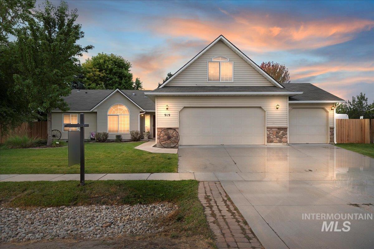 919 Lionheart St Property Photo 1