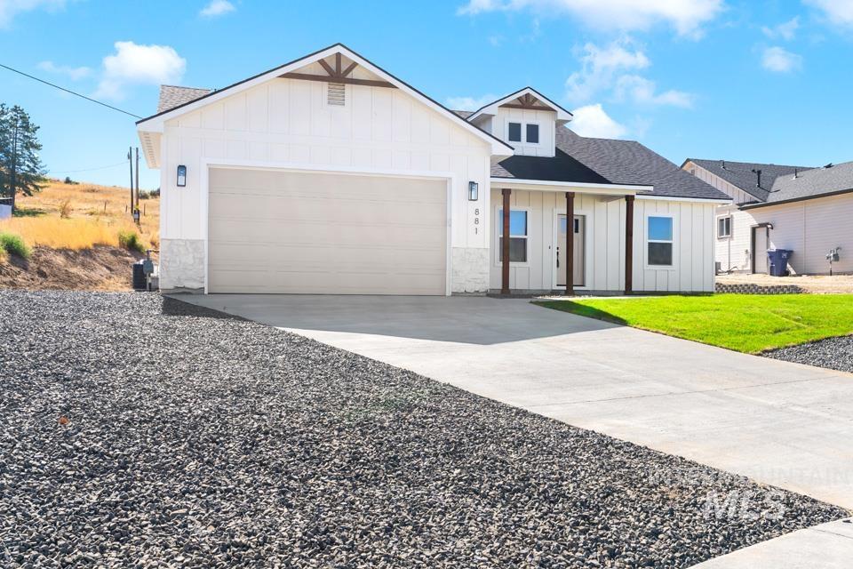 881 S Iowa Property Photo 2