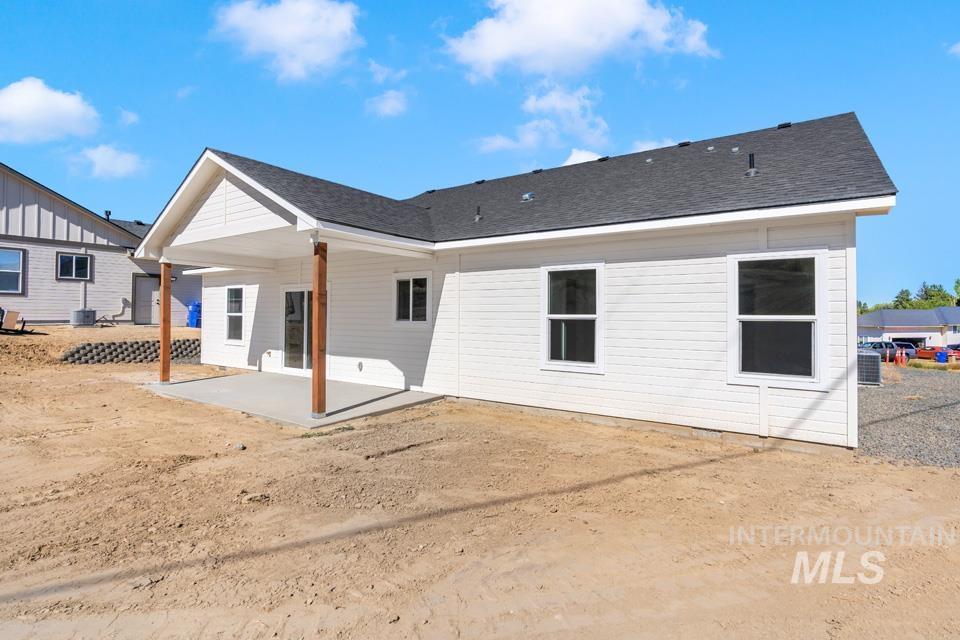 881 S Iowa Property Photo 8