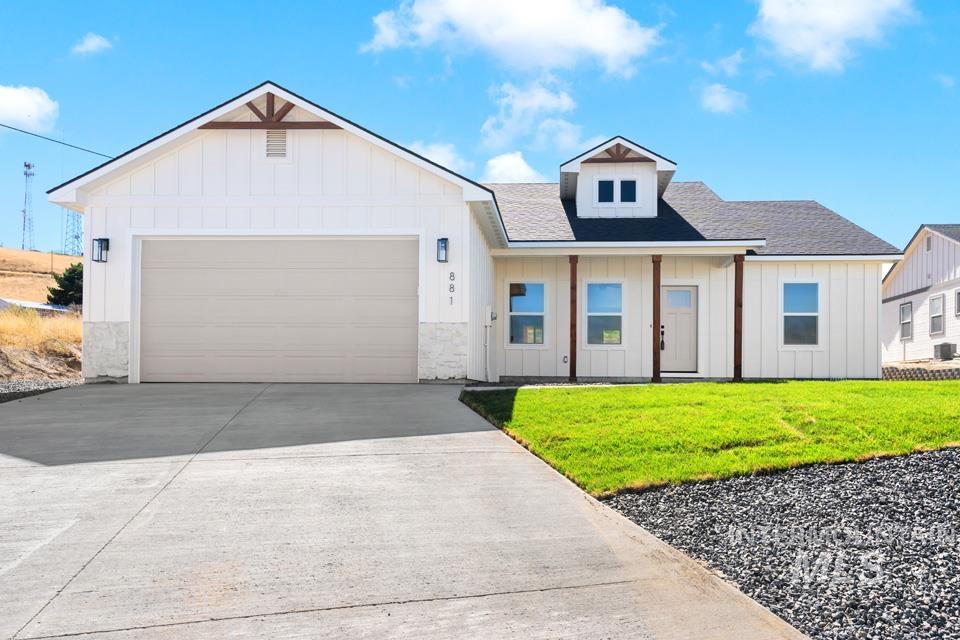 881 S Iowa Property Photo 9