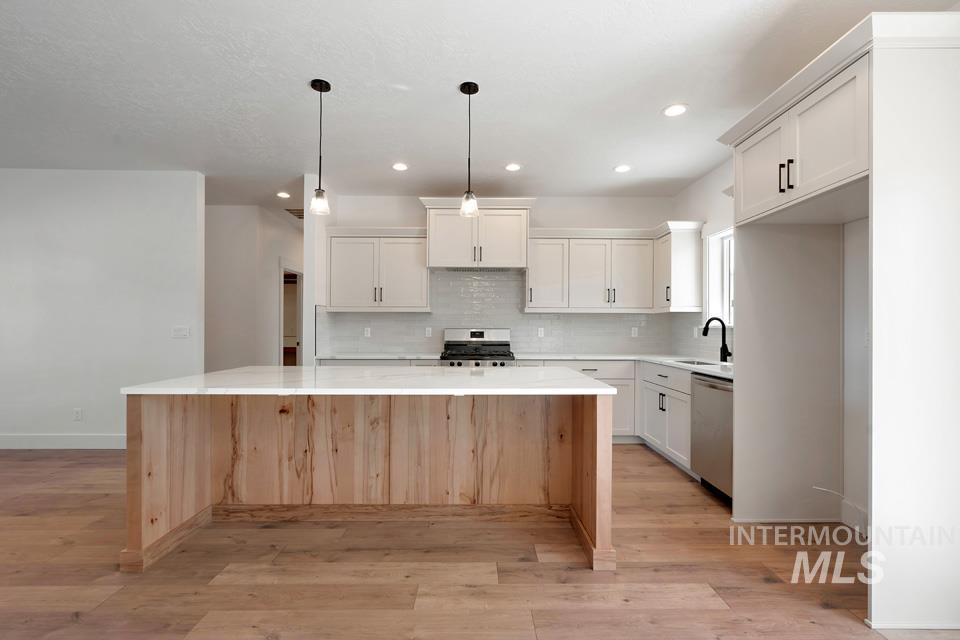 881 S Iowa Property Photo 11