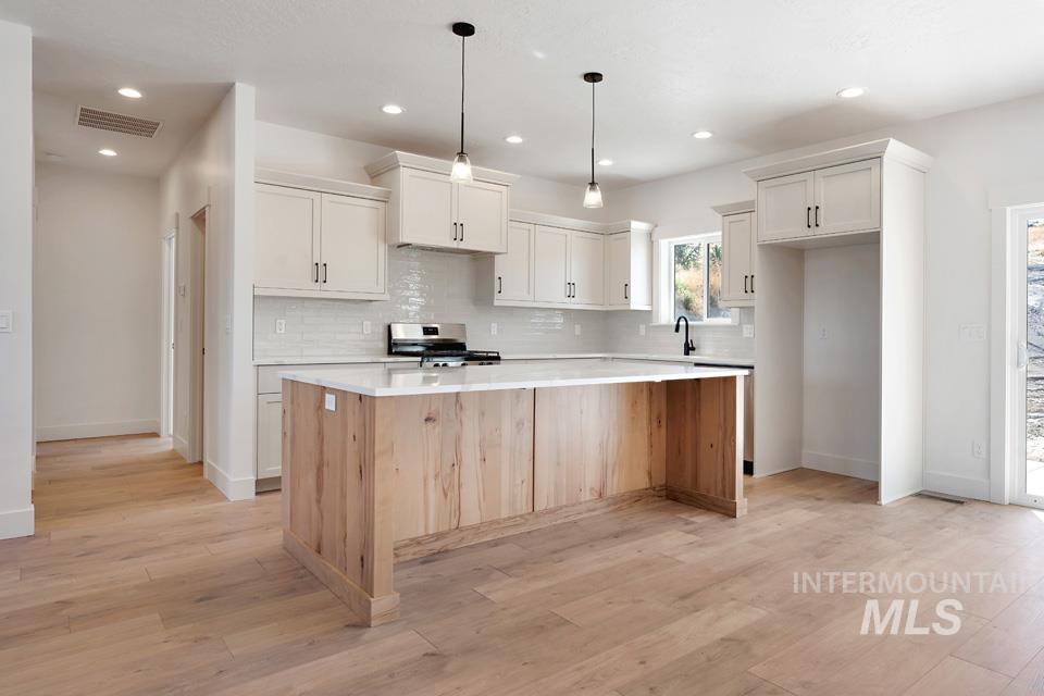 881 S Iowa Property Photo 14