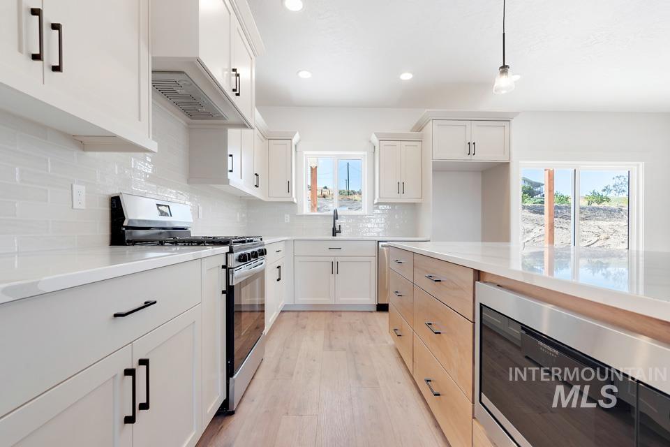 881 S Iowa Property Photo 18