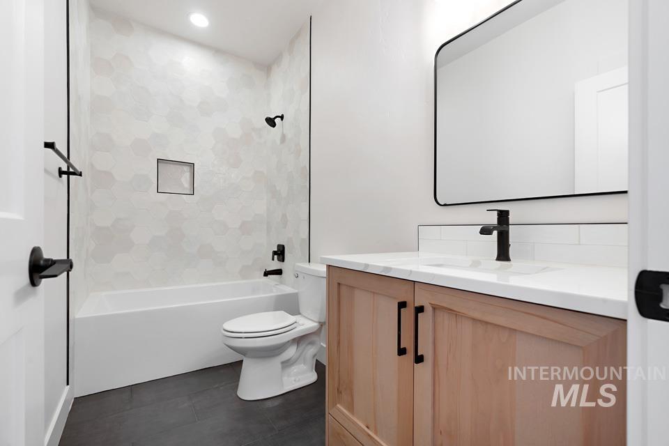 881 S Iowa Property Photo 23