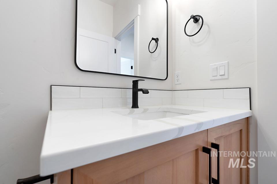 881 S Iowa Property Photo 24