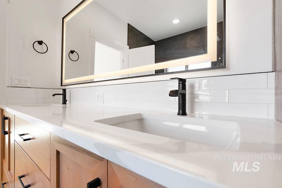 881 S Iowa Property Photo 29