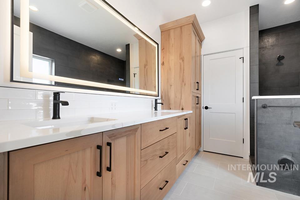 881 S Iowa Property Photo 35