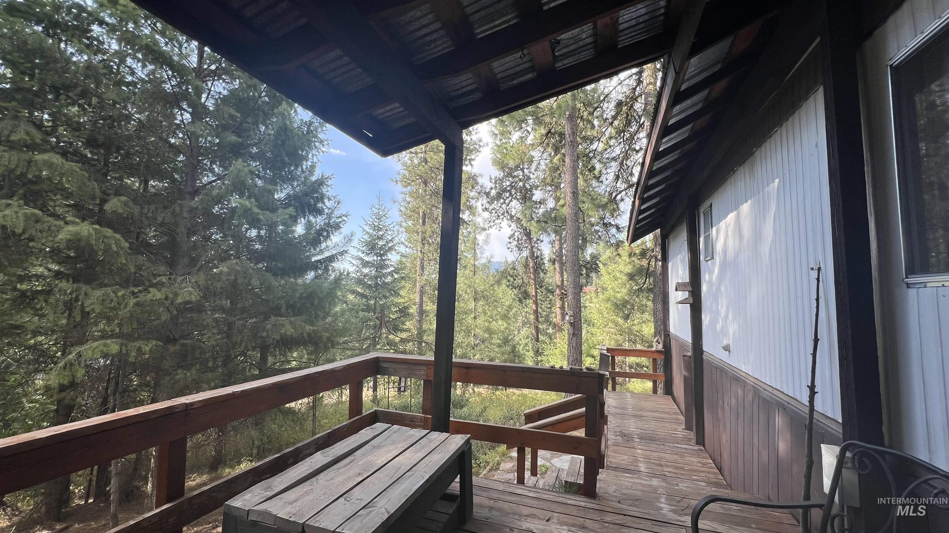 227 Holiday Dr Property Photo 7