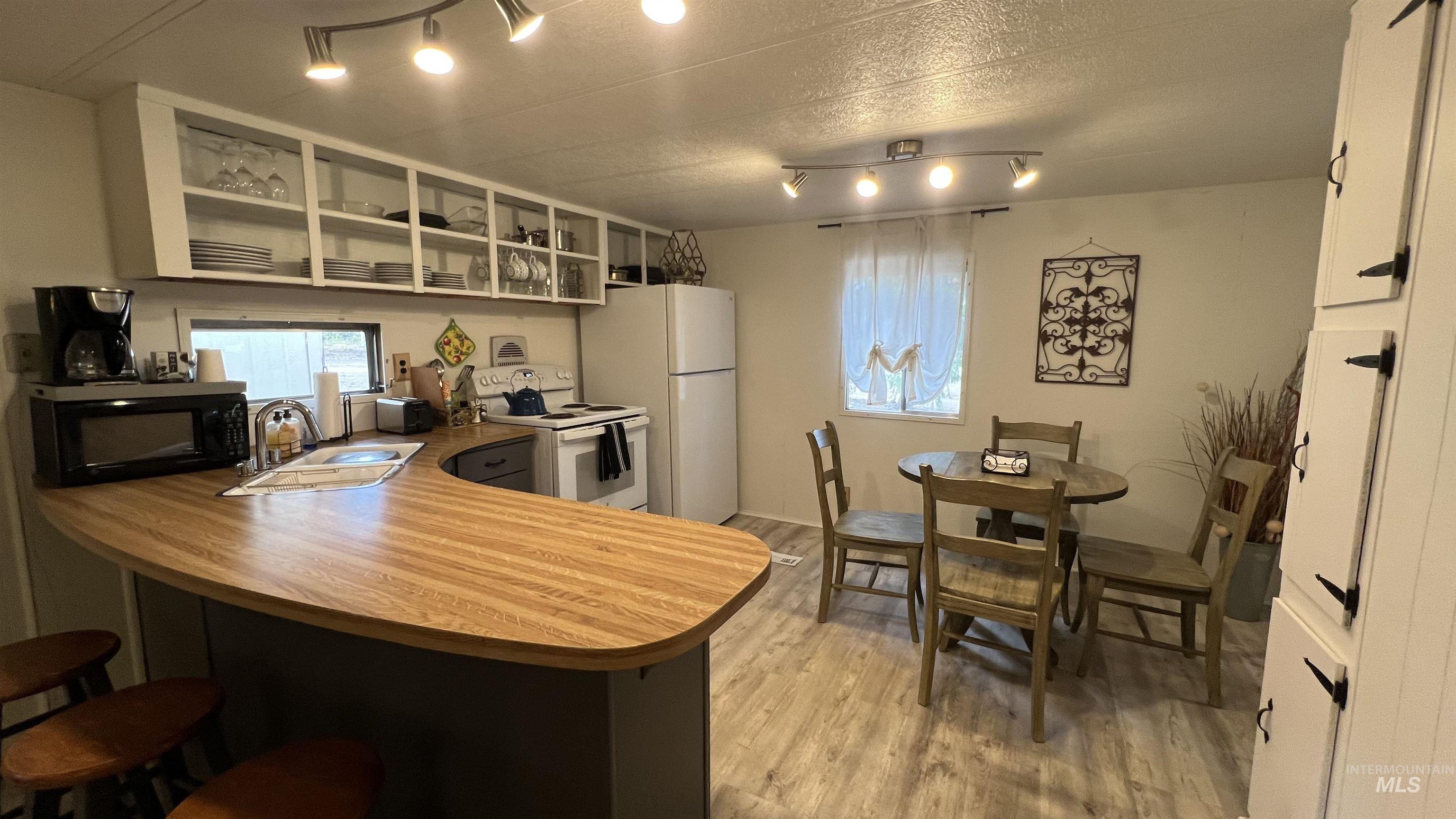 227 Holiday Dr Property Photo 11